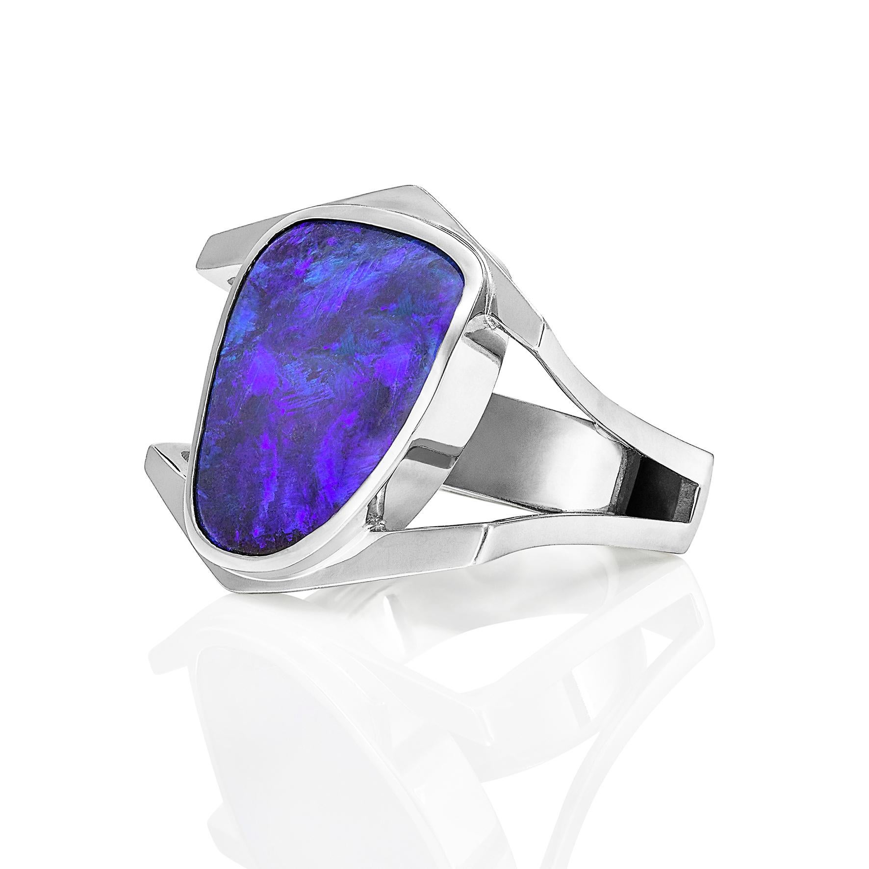 Giulians Contemporary 18k 19.26ct Australian Boulder Opal Cocktail Ring  In New Condition For Sale In Sydney, NSW