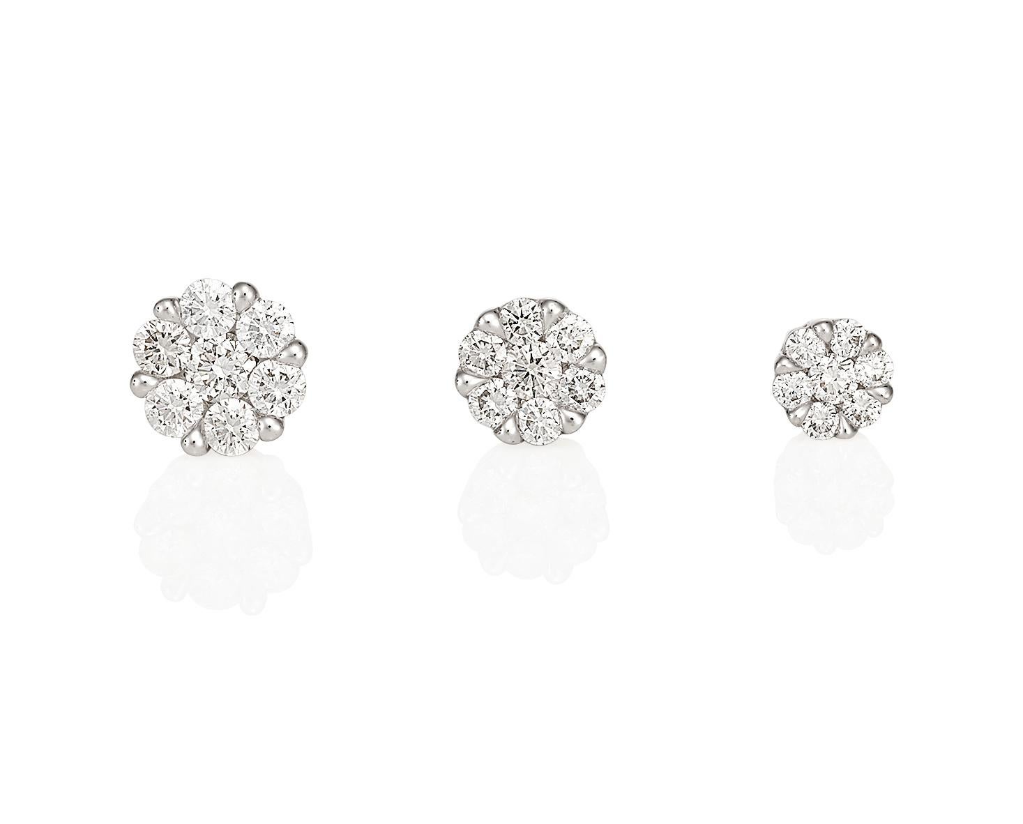 Giulians Large 18K Diamond Set Cluster Stud Earrings In New Condition For Sale In Sydney, NSW