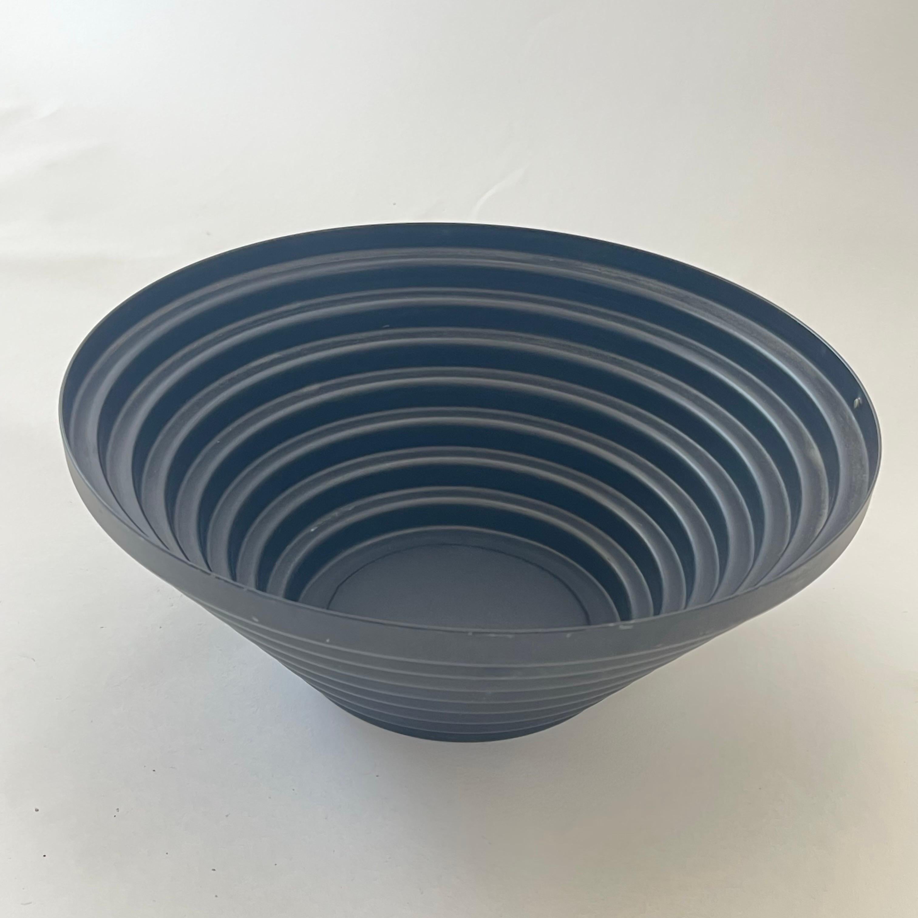 Bol en acier noir Vaso Maya de Giulio Confalonieri pour Alessi, Italie, vers les années 1970 Bon état - En vente à Miami, FL