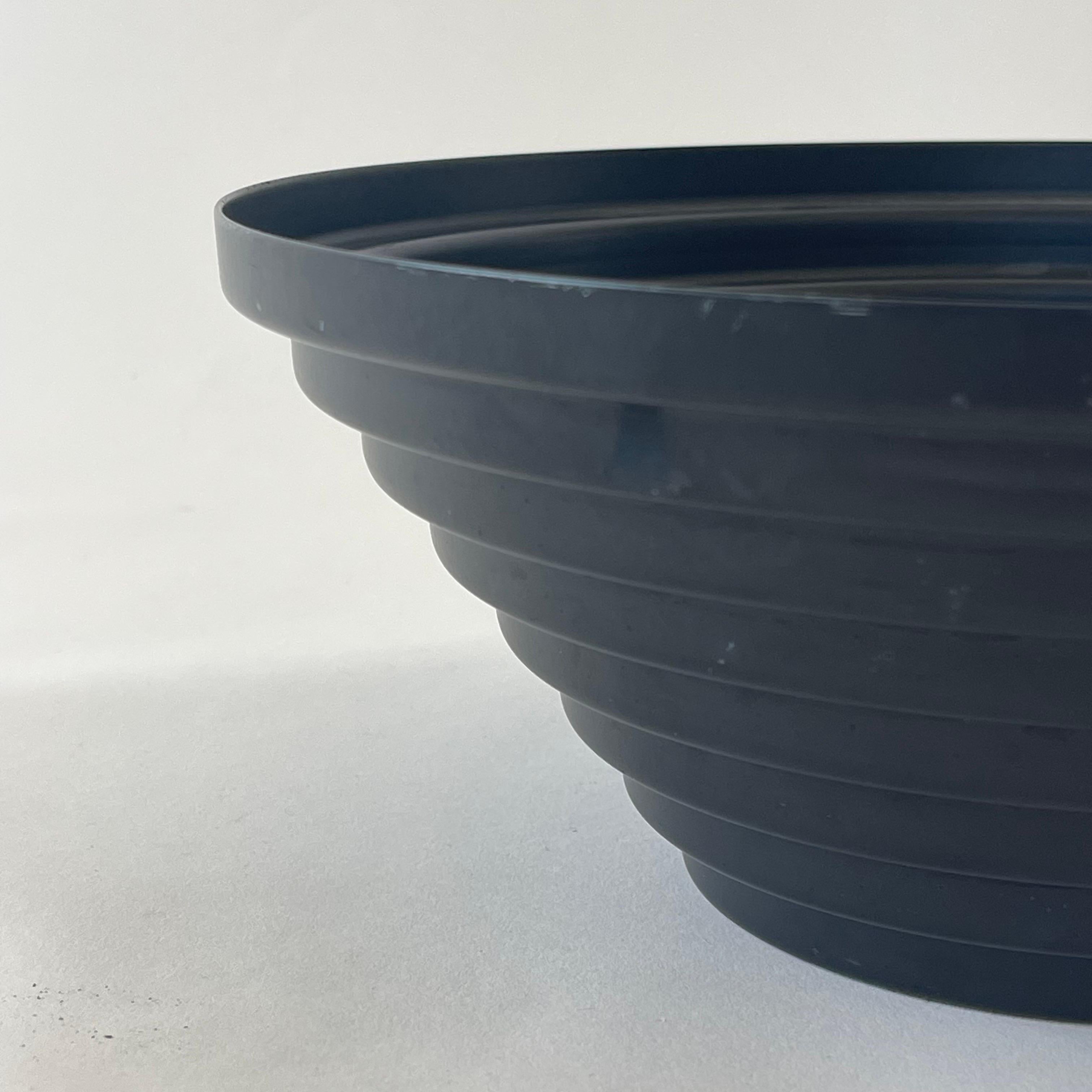 20ième siècle Bol en acier noir Vaso Maya de Giulio Confalonieri pour Alessi, Italie, vers les années 1970 en vente