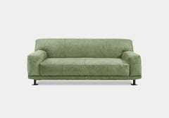 Giulio Iacchetti per Meritalia "Newcastle Sofa" - Divano a due posti in pelle color salvia