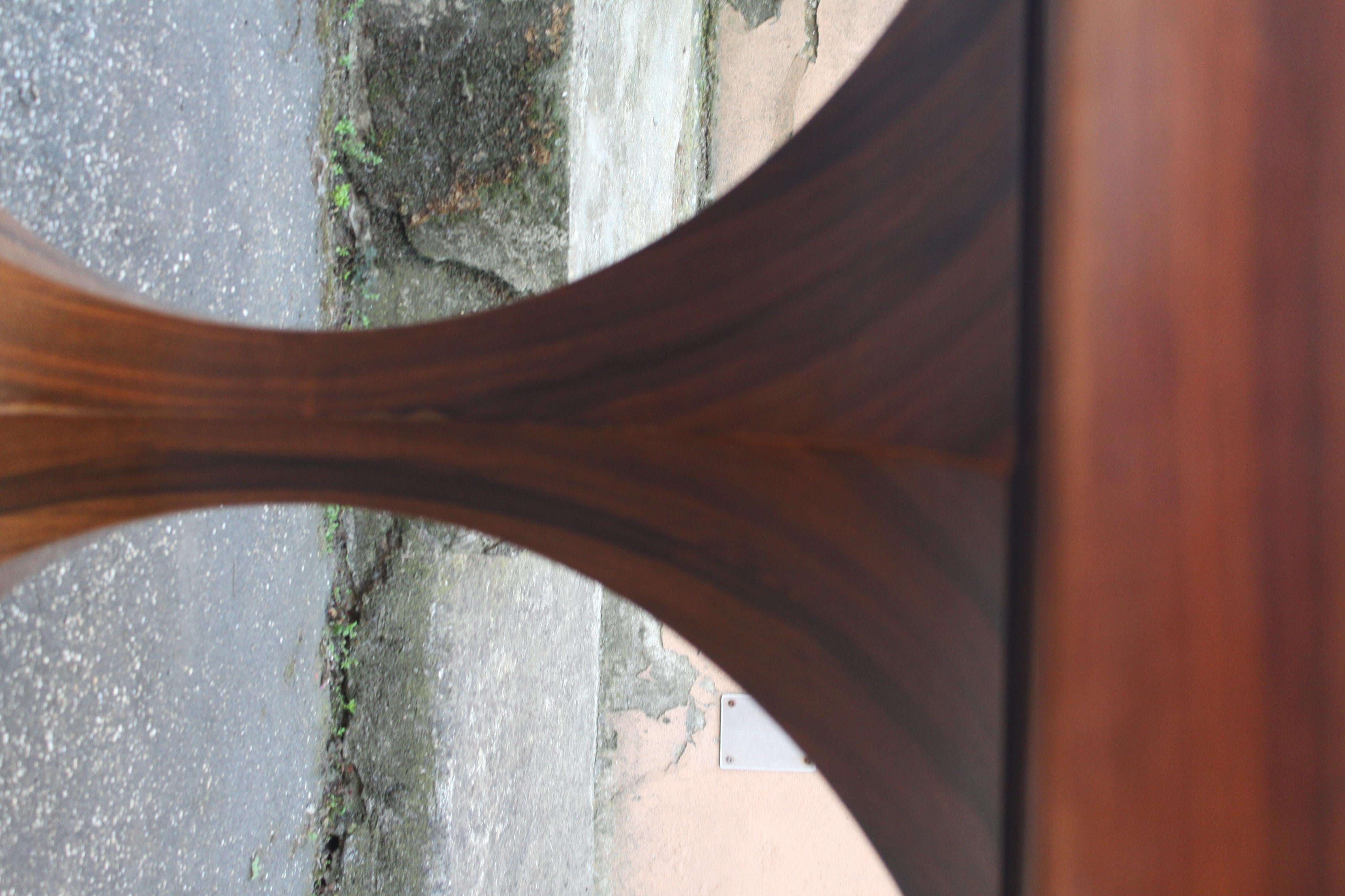 Mid-20th Century Giulio Moscatelli for Meroni round center or dining table in rare rosewood  For Sale