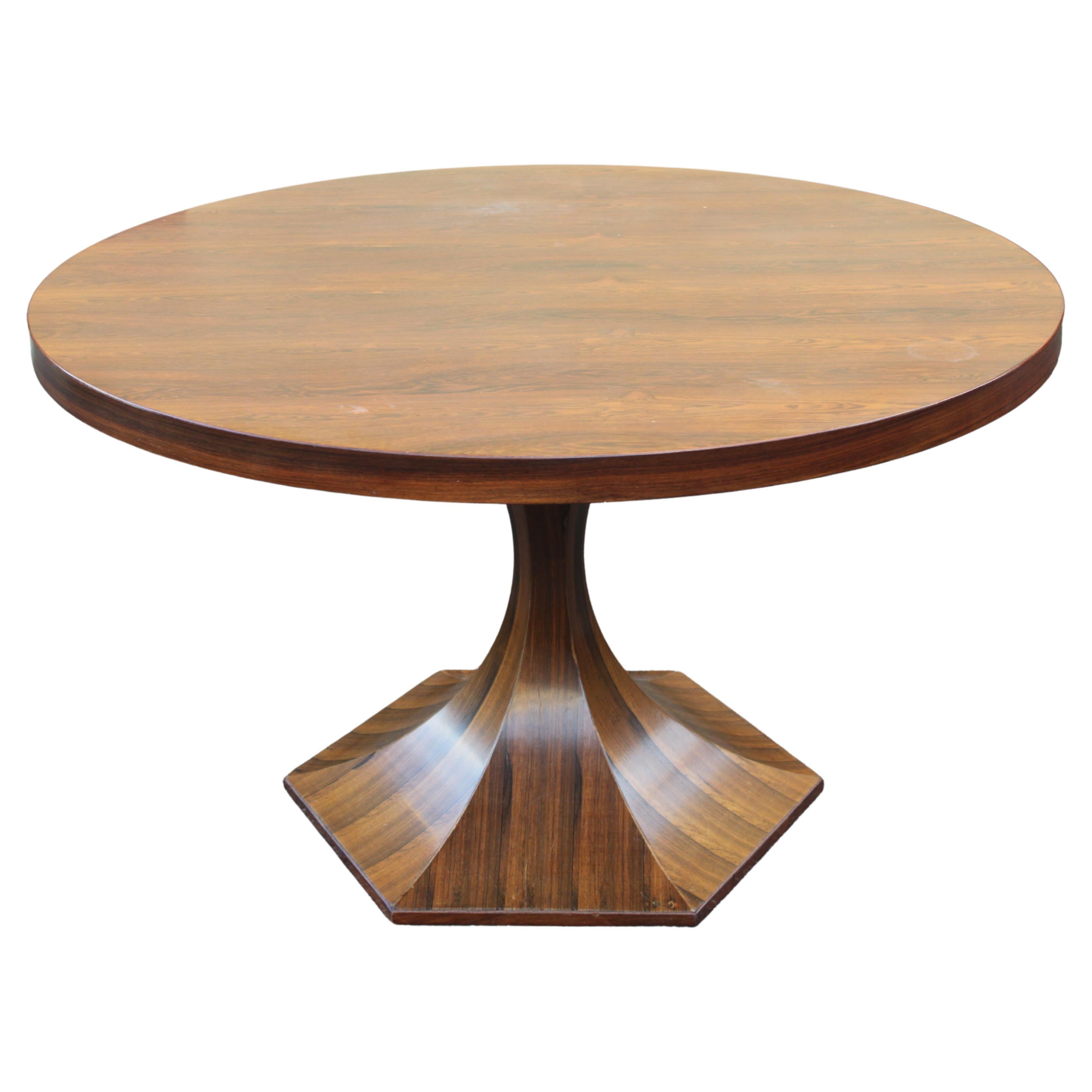 Giulio Moscatelli for Meroni round center or dining table in rare rosewood