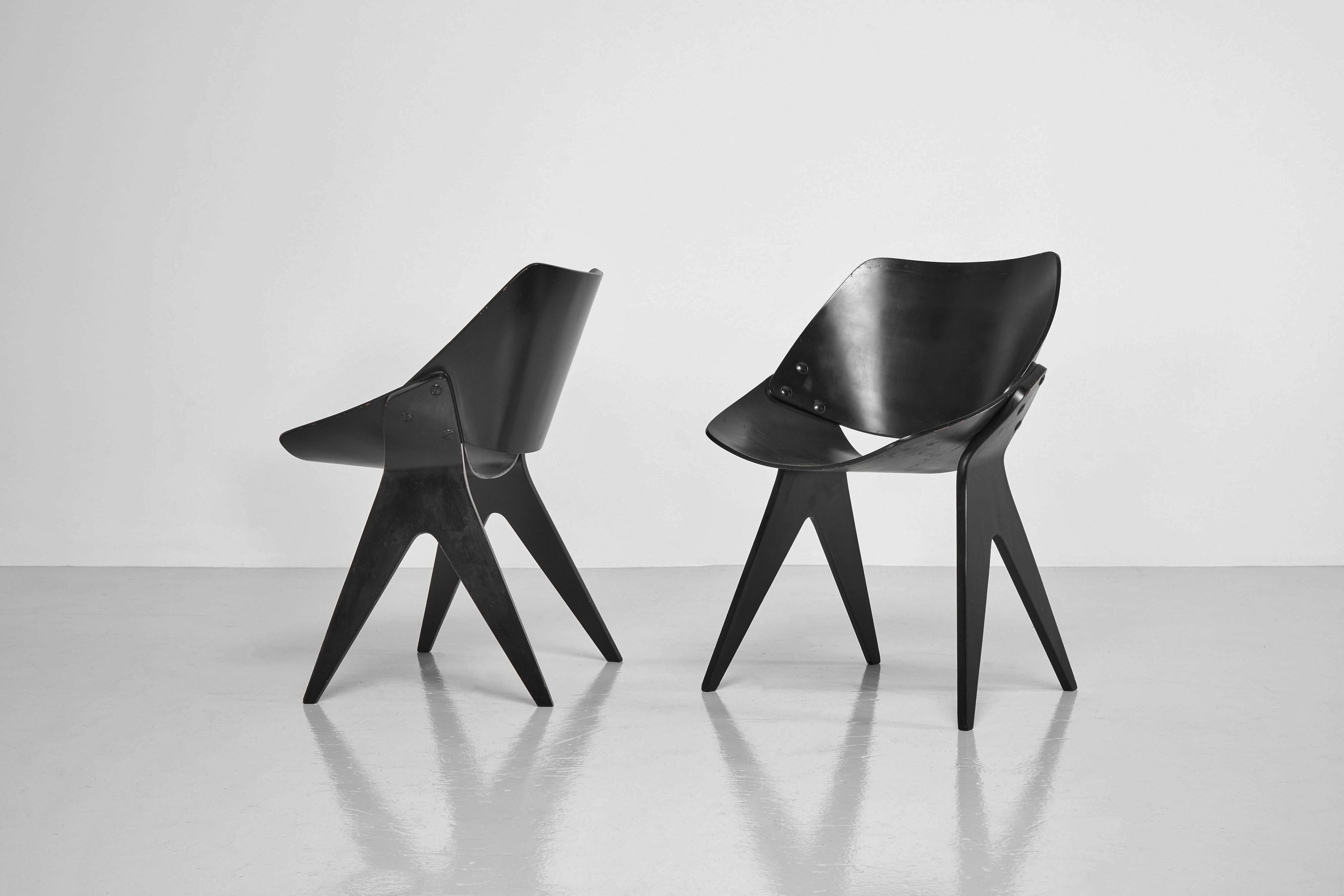 Gianni Moscatelli plywood dining chairs Italy 1955 For Sale 1