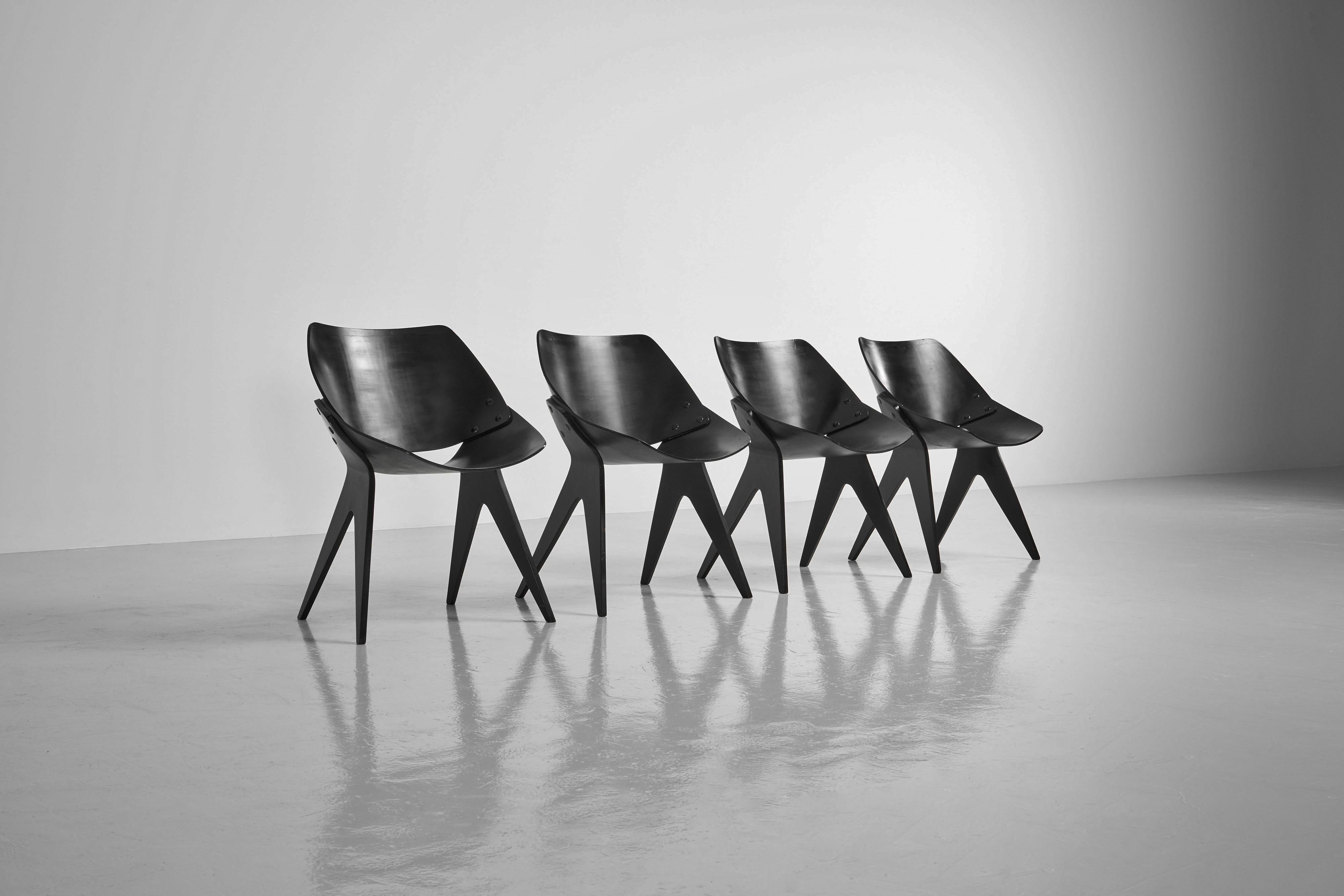 italien Chaises de salle à manger en contreplaqué Gianni Moscatelli, Italie 1955 en vente