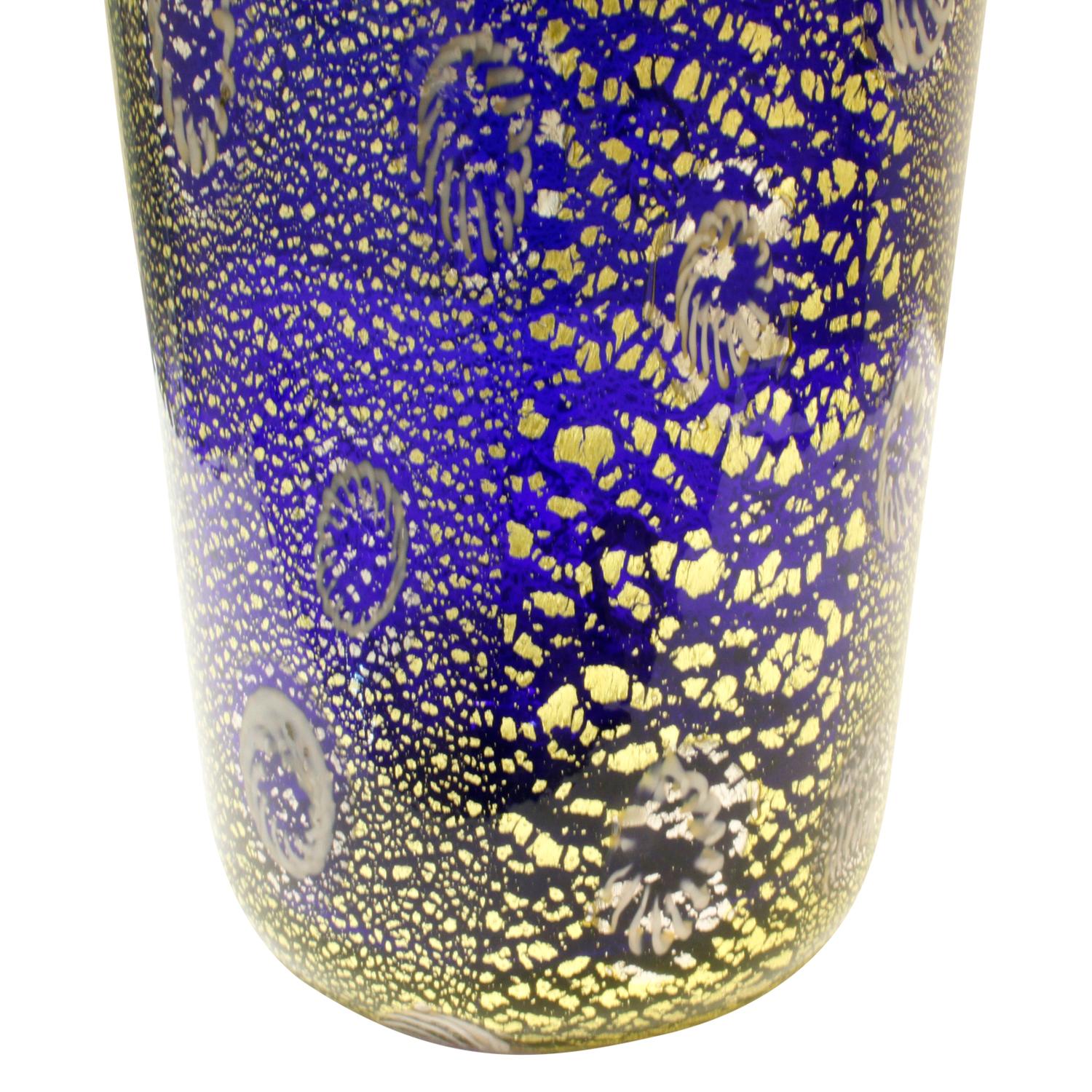 Italian Giulio Radi Hand-Blown Glass Vase with Murrhines and Gold Foil, circa 1950 For Sale