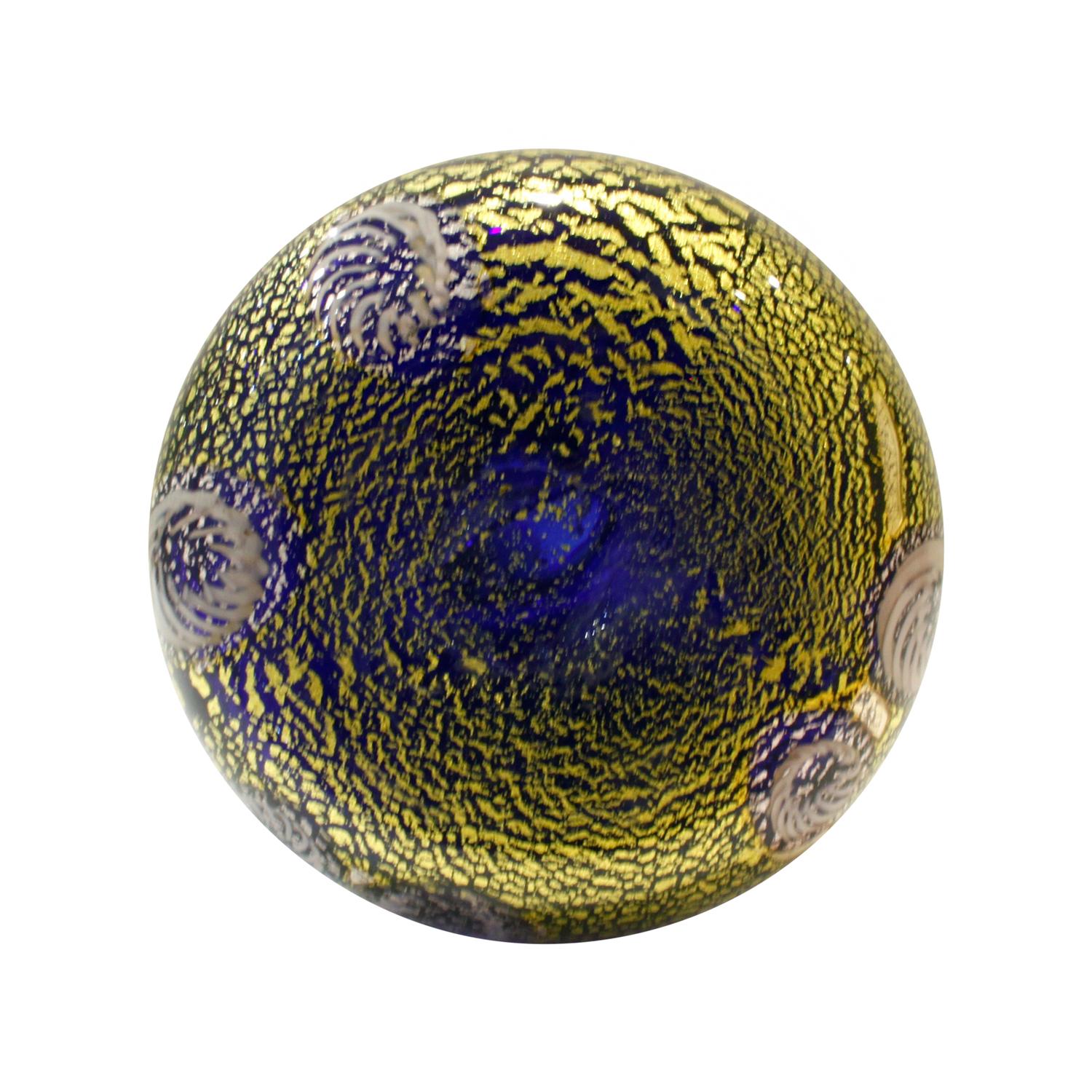 Hand-Crafted Giulio Radi Hand Blown Glass Vase with Murrhines and Gold Foil, circa 1950 For Sale