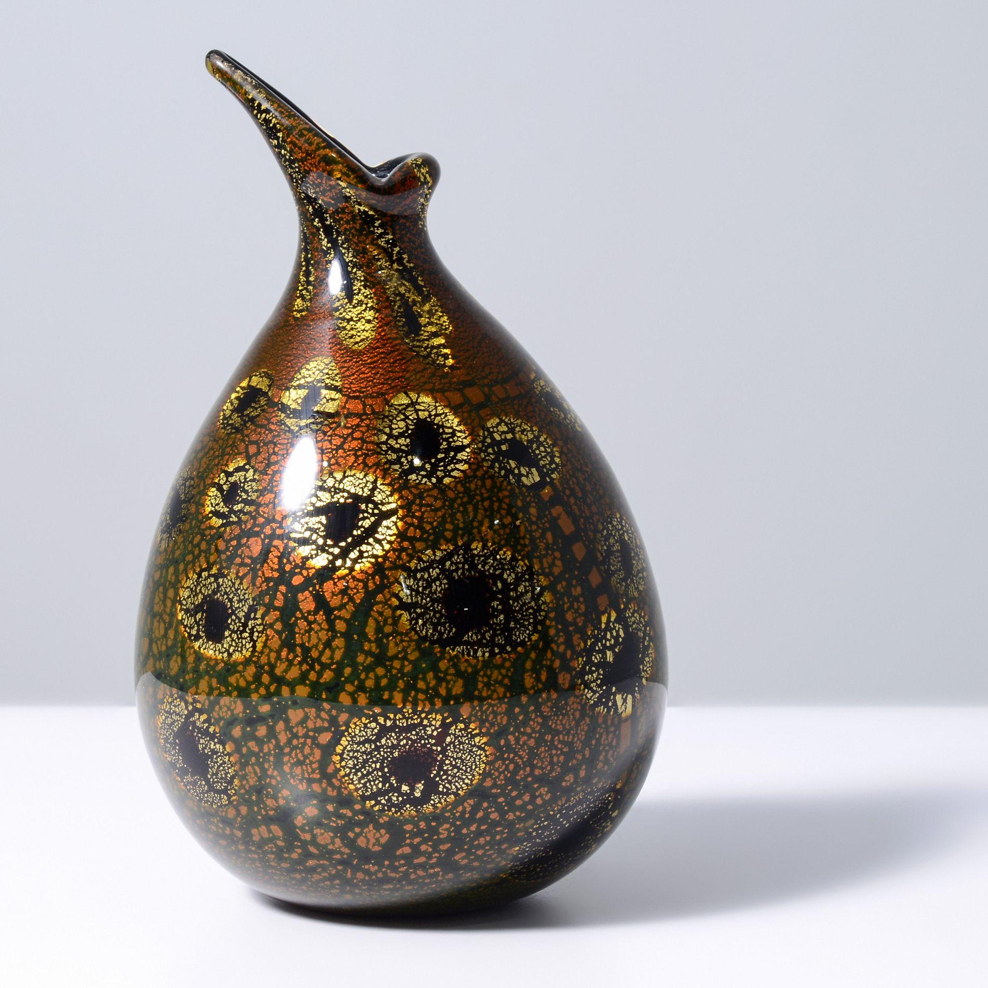 Artist/Designer; Manufacturer: Giulio Radi (Italian, 1895-1952); Arte Vetraria Muranese (A.V.E.M.) (Italy)
Marking(s); notes: no marking(s) apparent
Materials: glass
Dimensions (H, W, D): 9.5