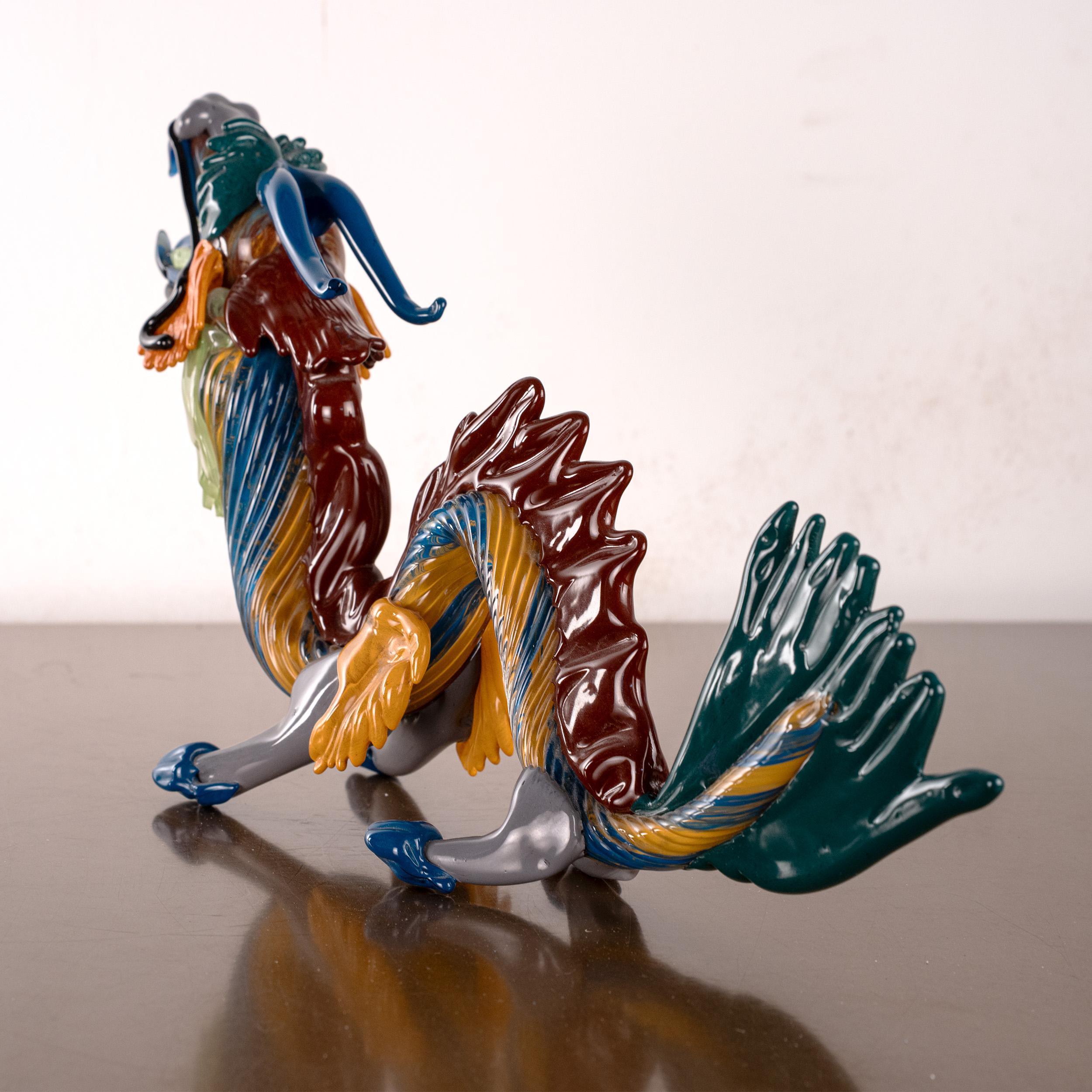 Meister Giorgio GIUMAN Murano Glas Big Dragon Skulptur, Made in Italy, auf Lager
Abmessungen: L 41 cm x H 25 cm x T 11 cm (L 16.1