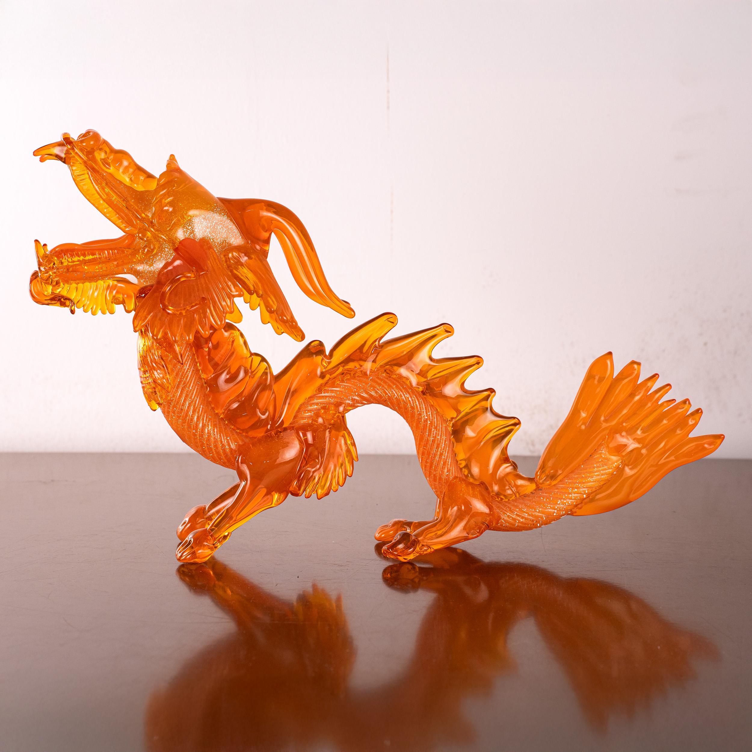 GIUMAN Murano Glas Skulptur Großer Drache, Made in Italy, auf Lager
Abmessungen: L 44 cm x H 26 cm x T 9 cm (L 17.3
