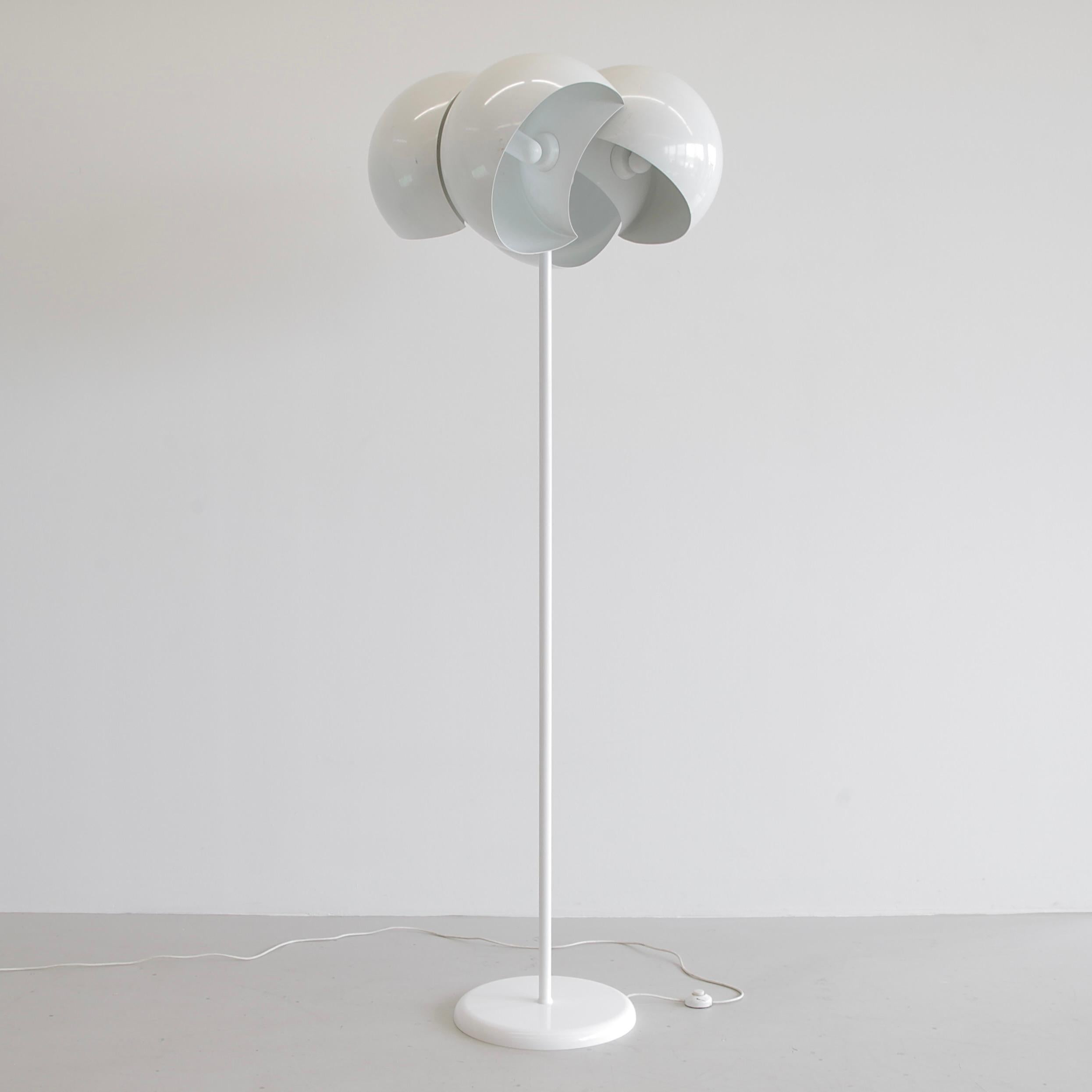 Italian GIUNONE Floor Lamp designed by Vico MAGISTRETTI for Artemide, 1970 For Sale