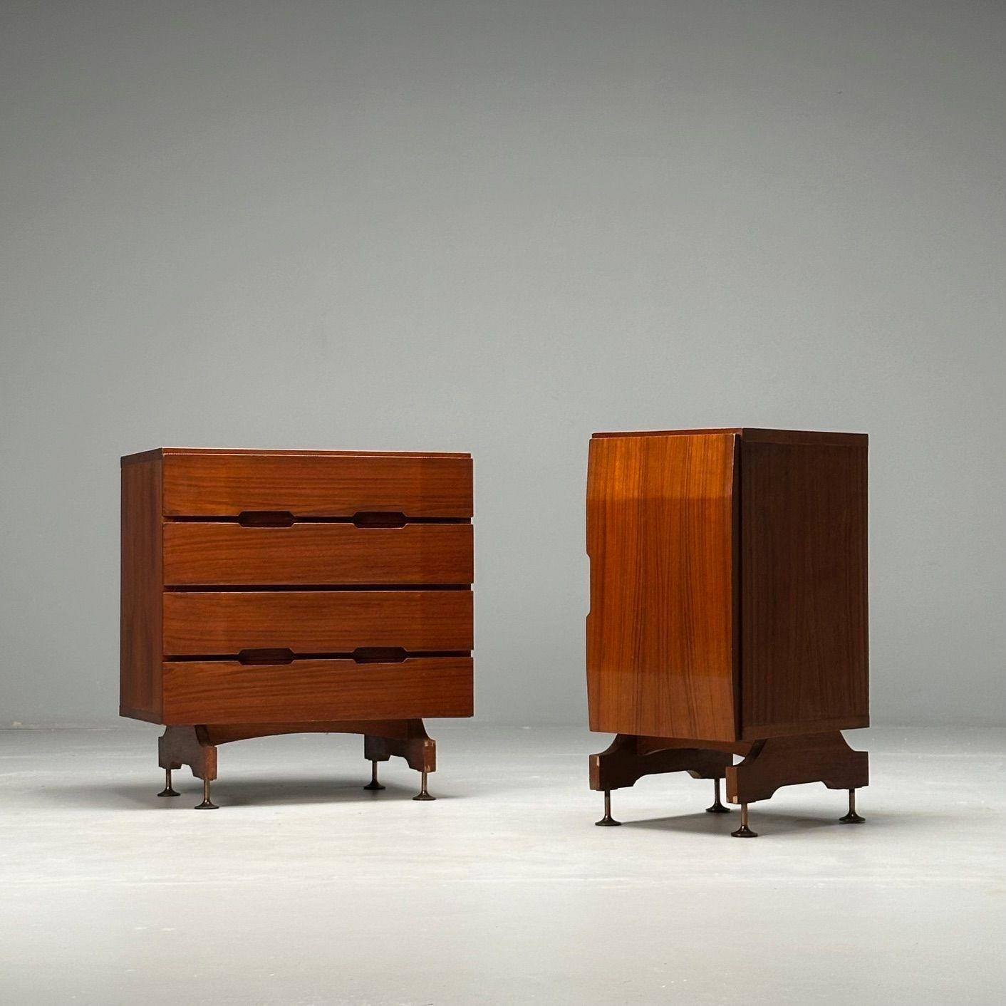 Giuseppe Brusadelli, modernité italienne du milieu du siècle, tables de nuit, teck, laiton, Italie, années 1960

Paire d'armoires modernes conçues par Giuseppe Brusadelli pour Gbl, Lecco en Italie vers les années 1960. Chaque exemplaire repose sur