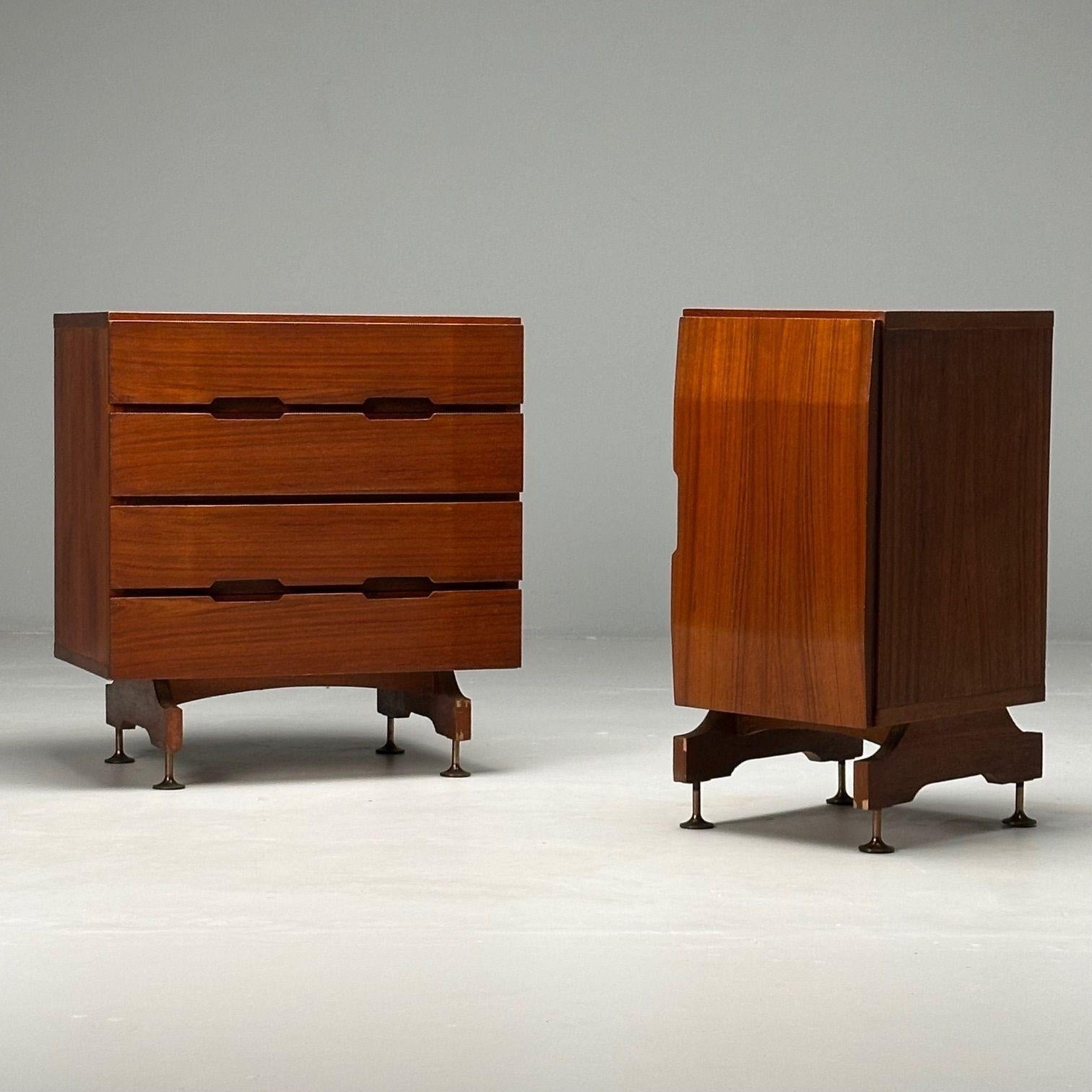 italien Giuseppe Brusadelli, Italian Mid-Century Modern, Tables de nuit, Teck, Laiton en vente