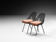 Coppia di sedie da pranzo Giuseppe De Vivo in acciaio traforato rivestito di nero