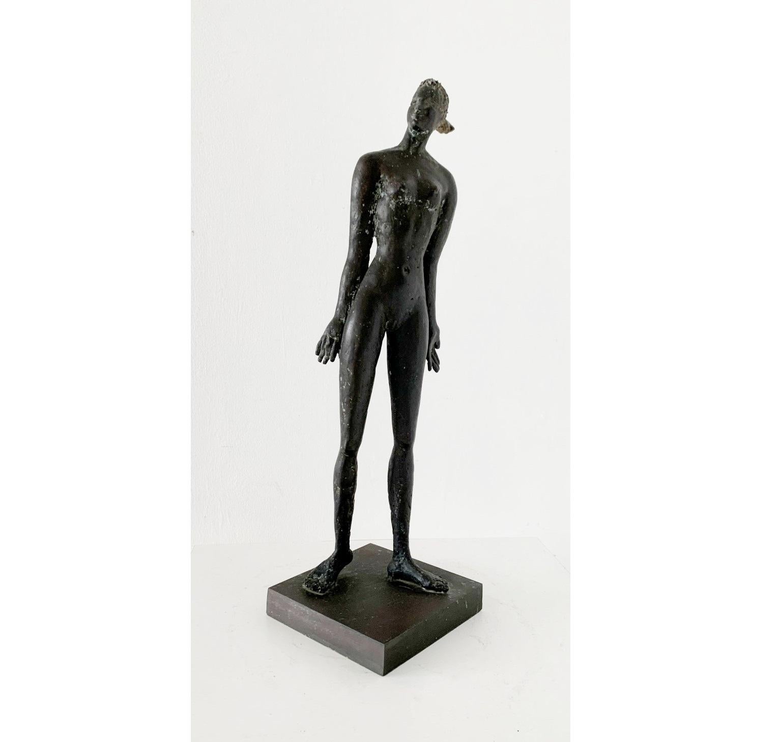 Contemporary bronze figurative sculpture of standing woman by Italian artist, professor Giuseppe del Debbio. Sculpture is signed on the base. 

GIUSEPPE DEL DEBBIO ( 1950-2019)
Professor at the Academy of Fine Arts in Florence, Italy. He is
