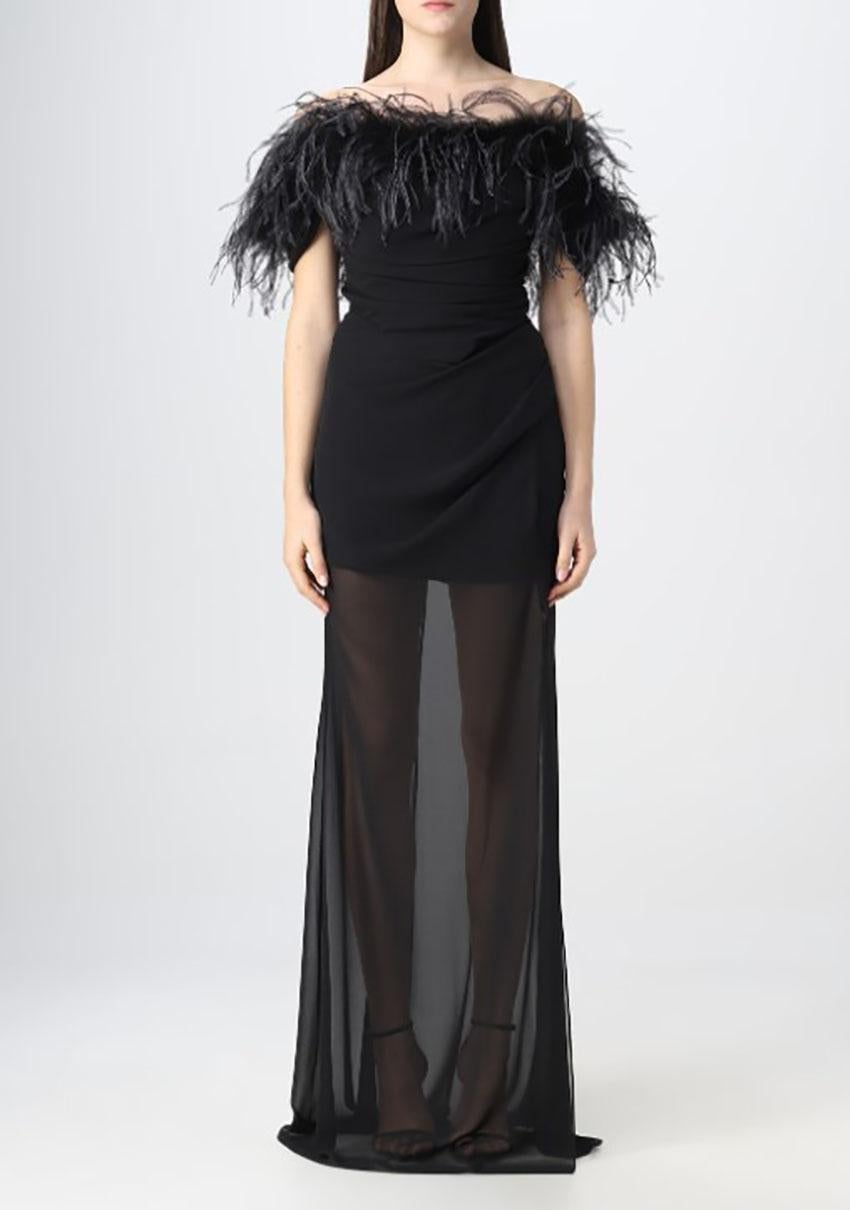 GIUSEPPE DI MORABITO 

Feather detail black long dress by Giuseppe di Marobito. The brand respects tradition while embracing the beauty and values of modern fashion
Square neckline. Short sleeves. Off-shoulders. Feather detail. Side slit. Rear zip