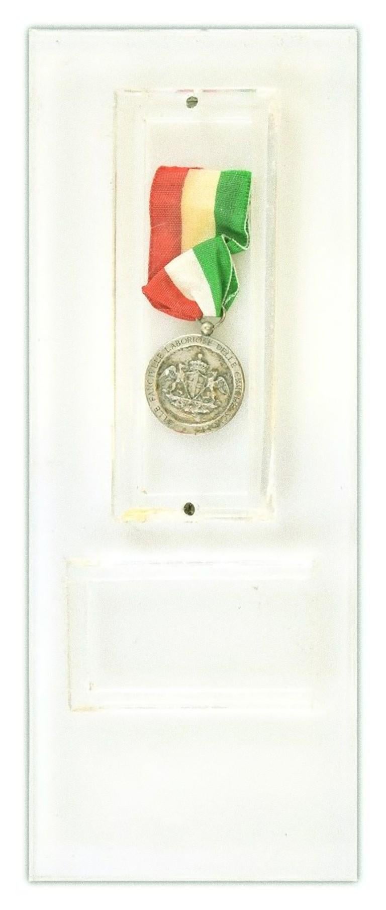 Giuseppe Garibaldi silver medal is an original silver medal realized in Italy by Italian manufacture in 1910.

This silver medal celebrates Giuseppe Garibaldi with a portrait.
On the other face a coat of arms and the wording 
