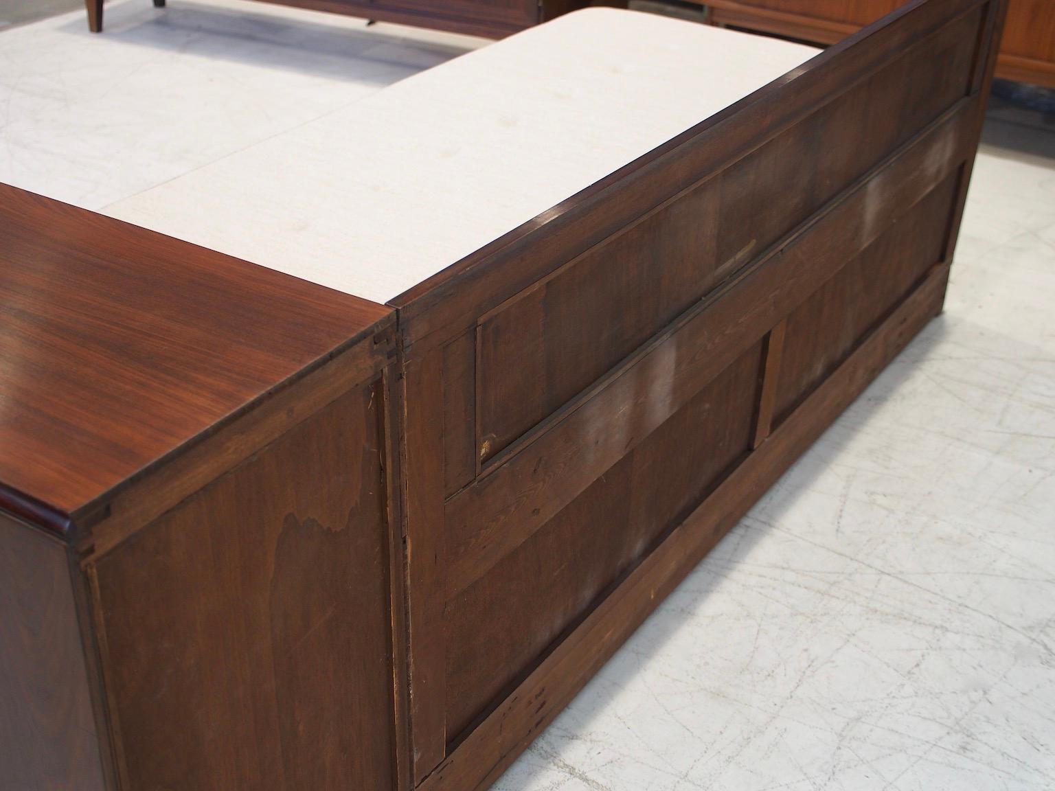 Méridienne du milieu du siècle dernier de Giuseppe Gibelli avec table de chevet en vente 4