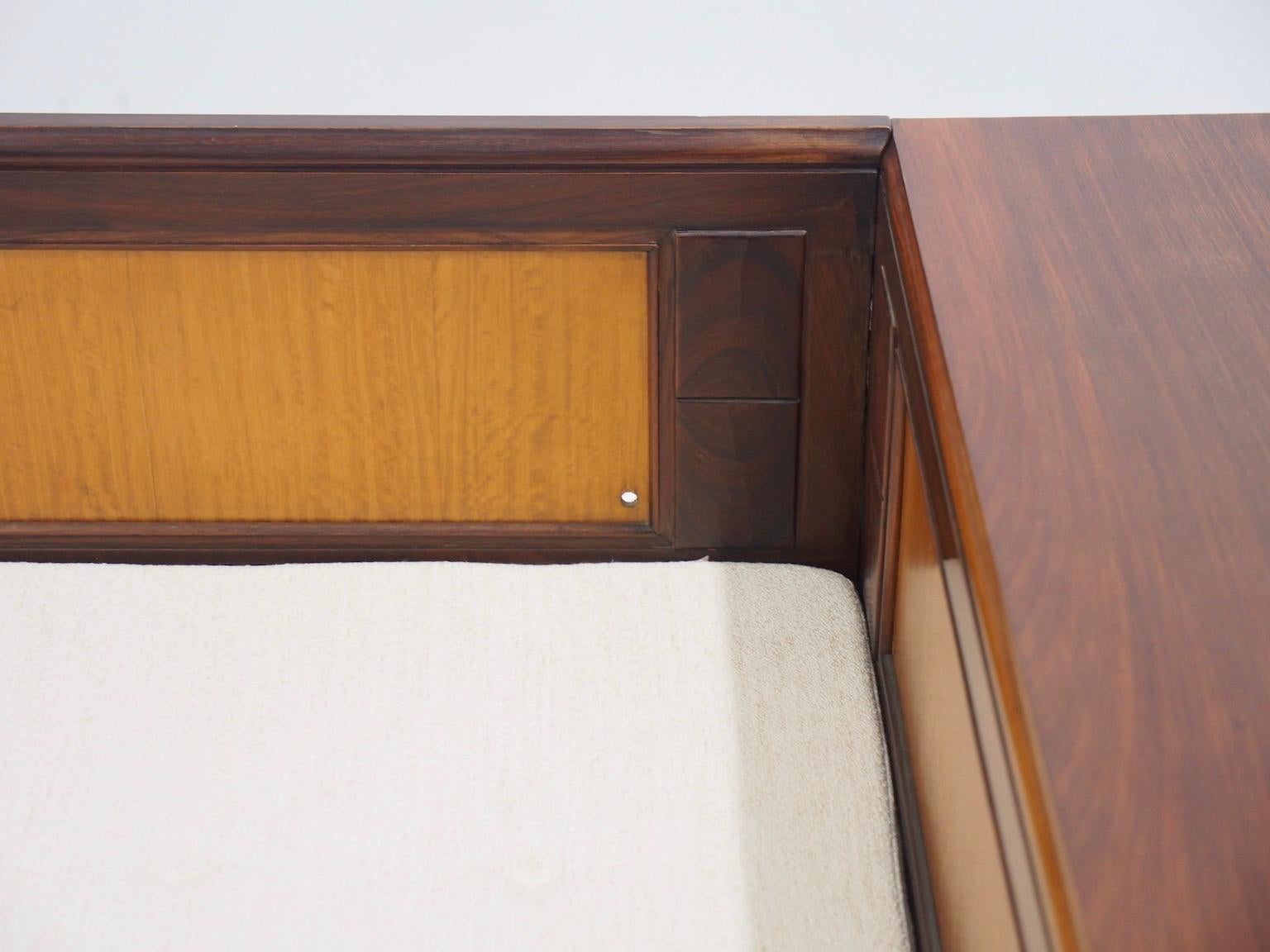 Méridienne du milieu du siècle dernier de Giuseppe Gibelli avec table de chevet en vente 9