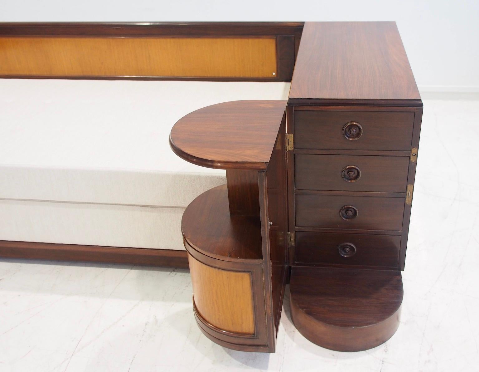20ième siècle Méridienne du milieu du siècle dernier de Giuseppe Gibelli avec table de chevet en vente