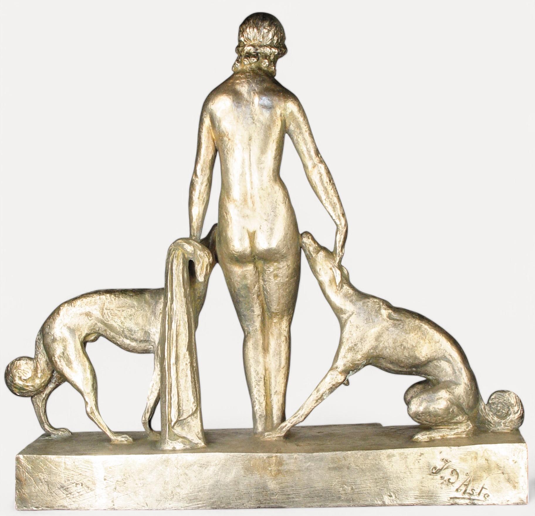 The Diana and the Hounds, eine Bronzeskulptur von Giuseppe Joseph D'Aste (1881-1945) im Angebot 3