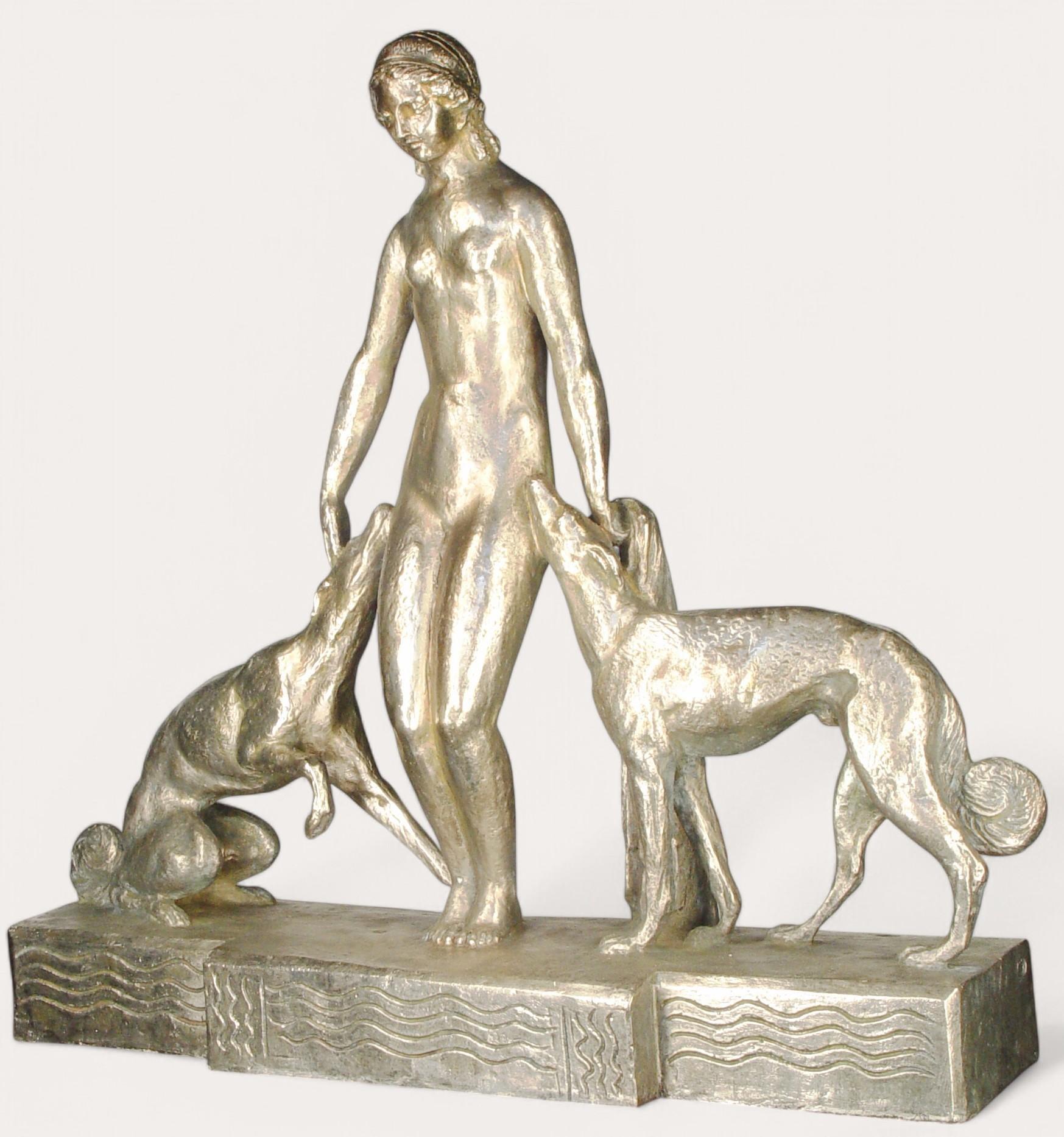 The Diana and the Hounds, eine Bronzeskulptur von Giuseppe Joseph D'Aste (1881-1945) im Angebot 4