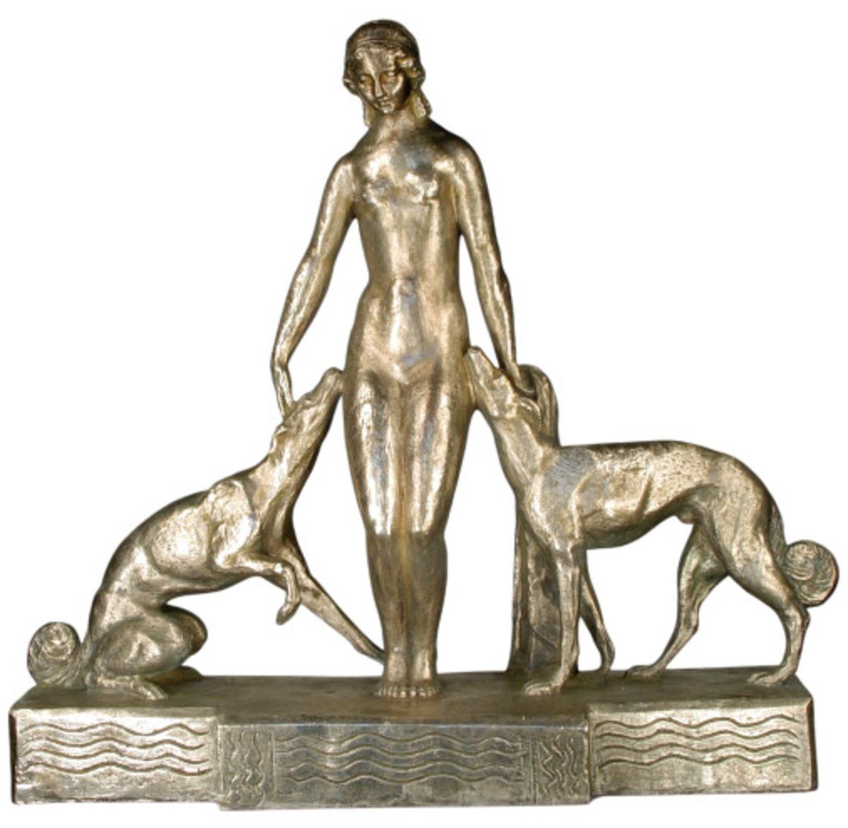 Giuseppe Joseph D’Aste Nude Sculpture – The Diana and the Hounds, eine Bronzeskulptur von Giuseppe Joseph D'Aste (1881-1945)