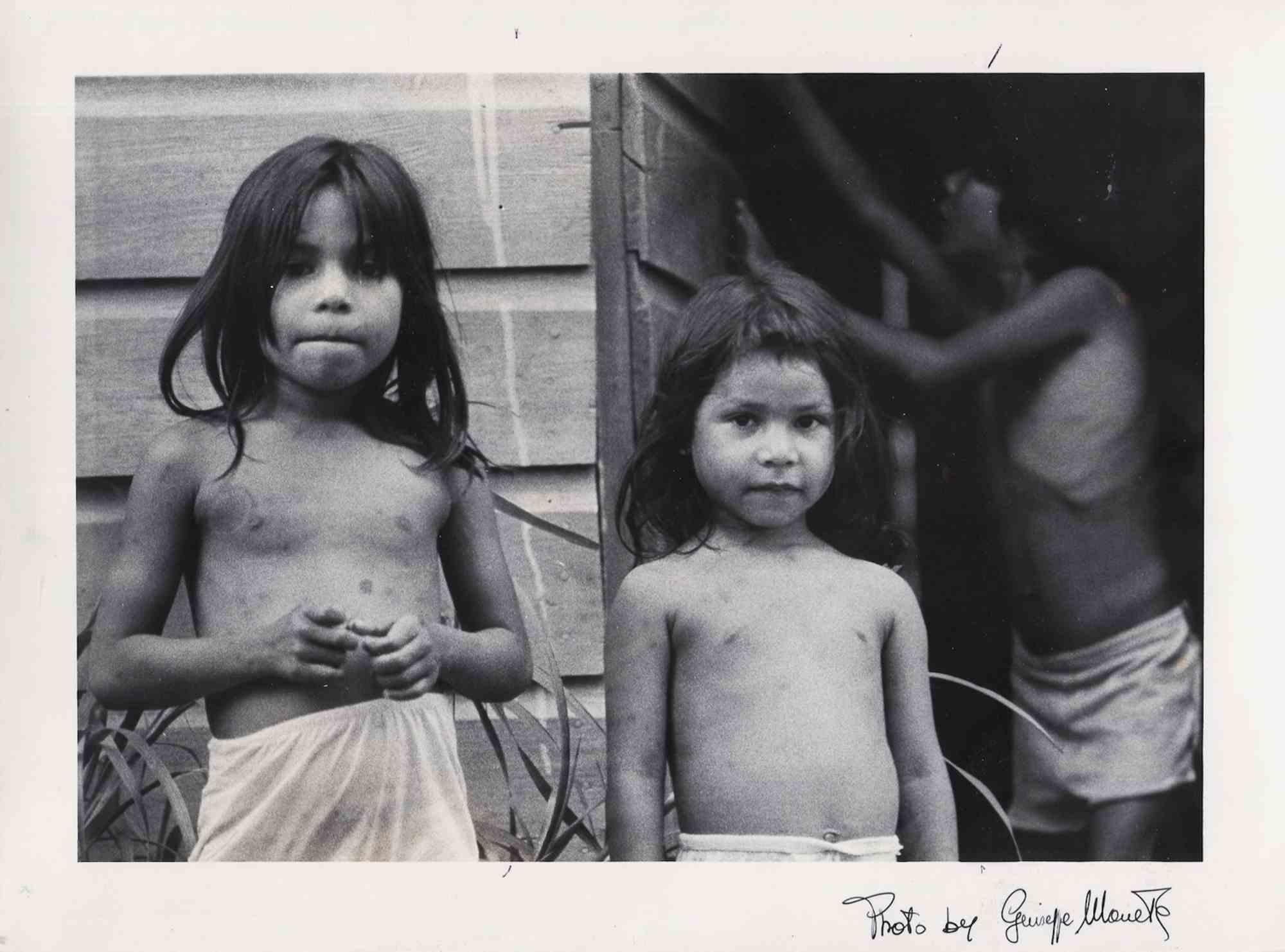 Giuseppe Moneta Figurative Photograph - Historical Photo - Children - Vintage Photo - 1980s