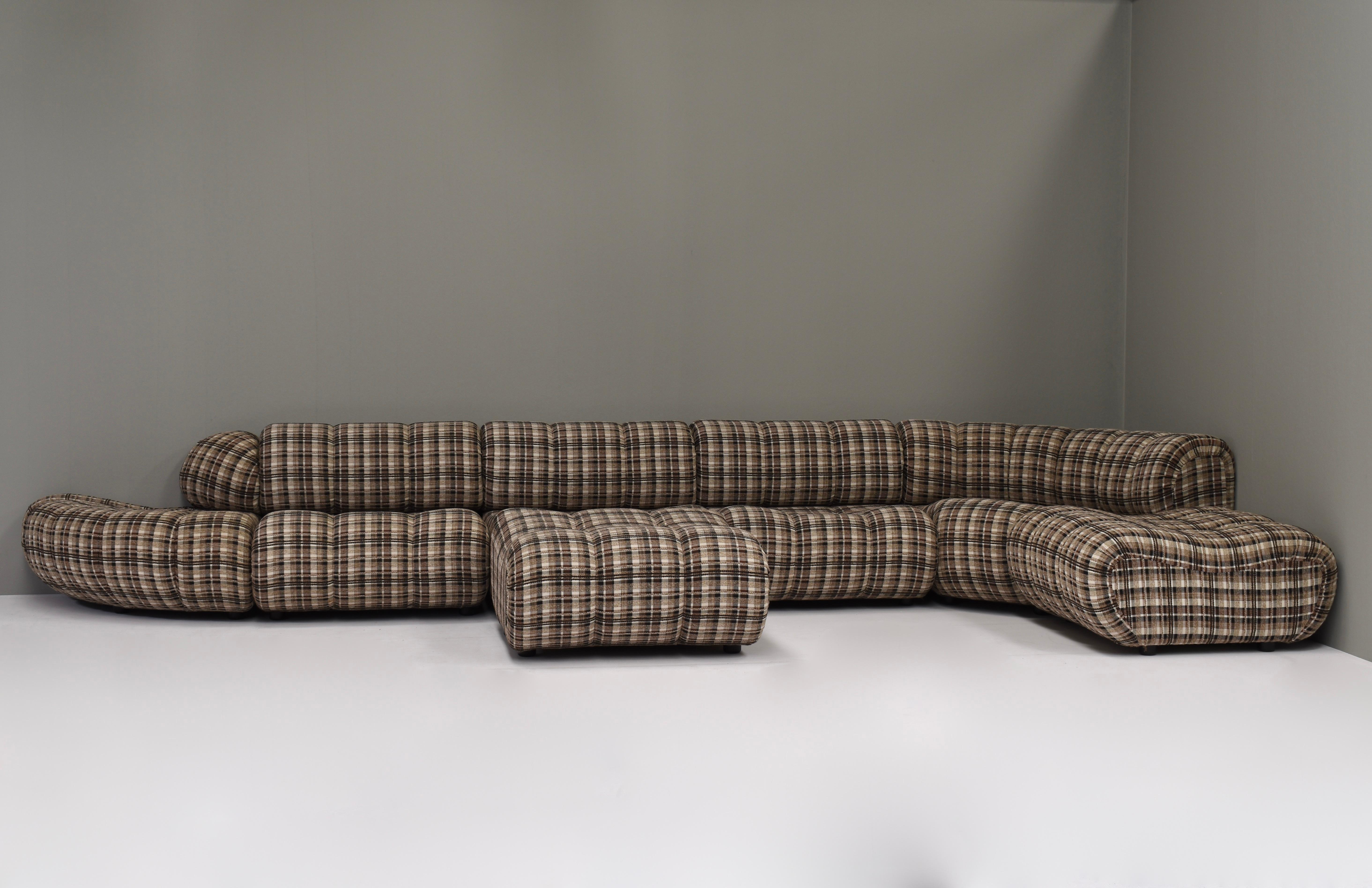 Giuseppe Munari Channeled Sectional Sofa by Poltrona Munari, Italy, circa 1970 For Sale 1
