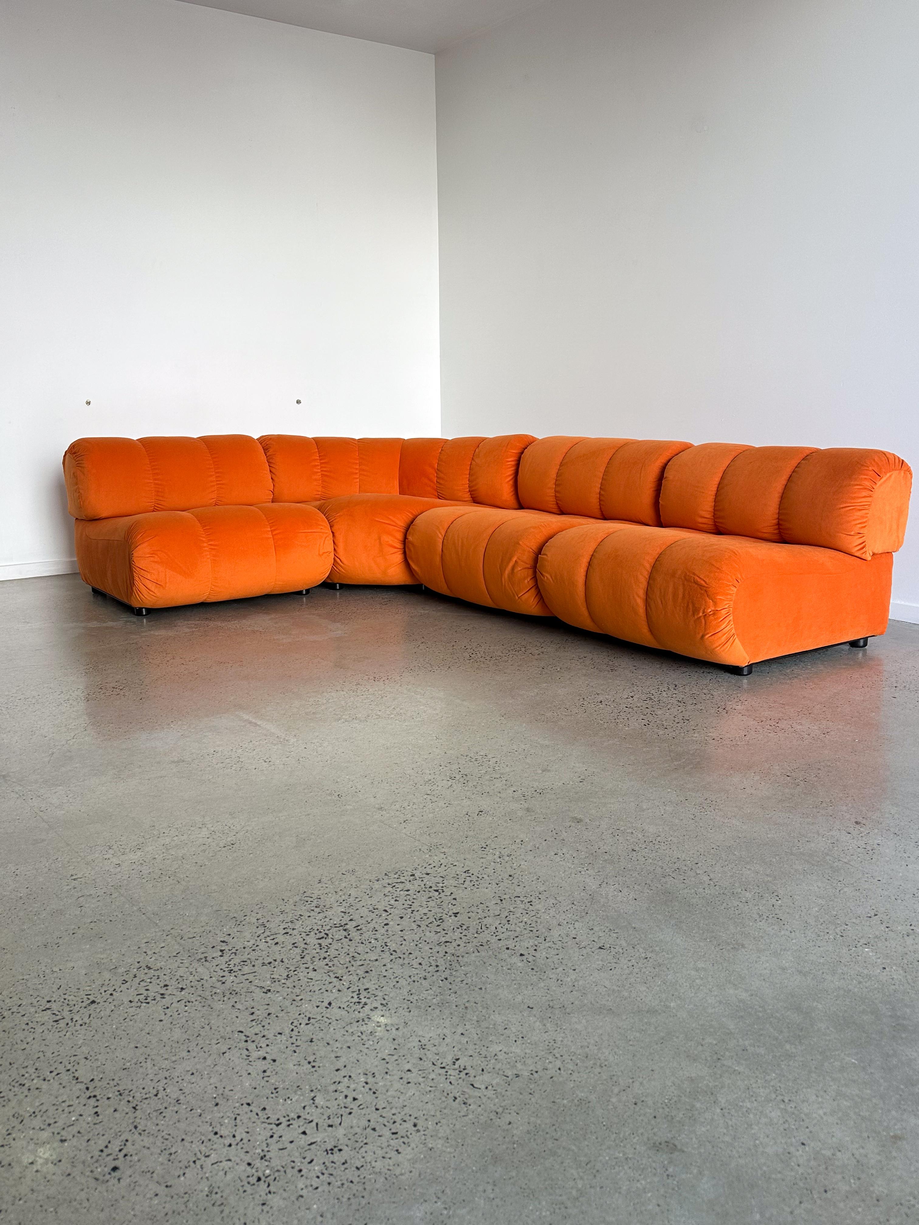 Giuseppe Munari for Poltronova Set of Four Modular Orange Sofa 1970s For Sale 3