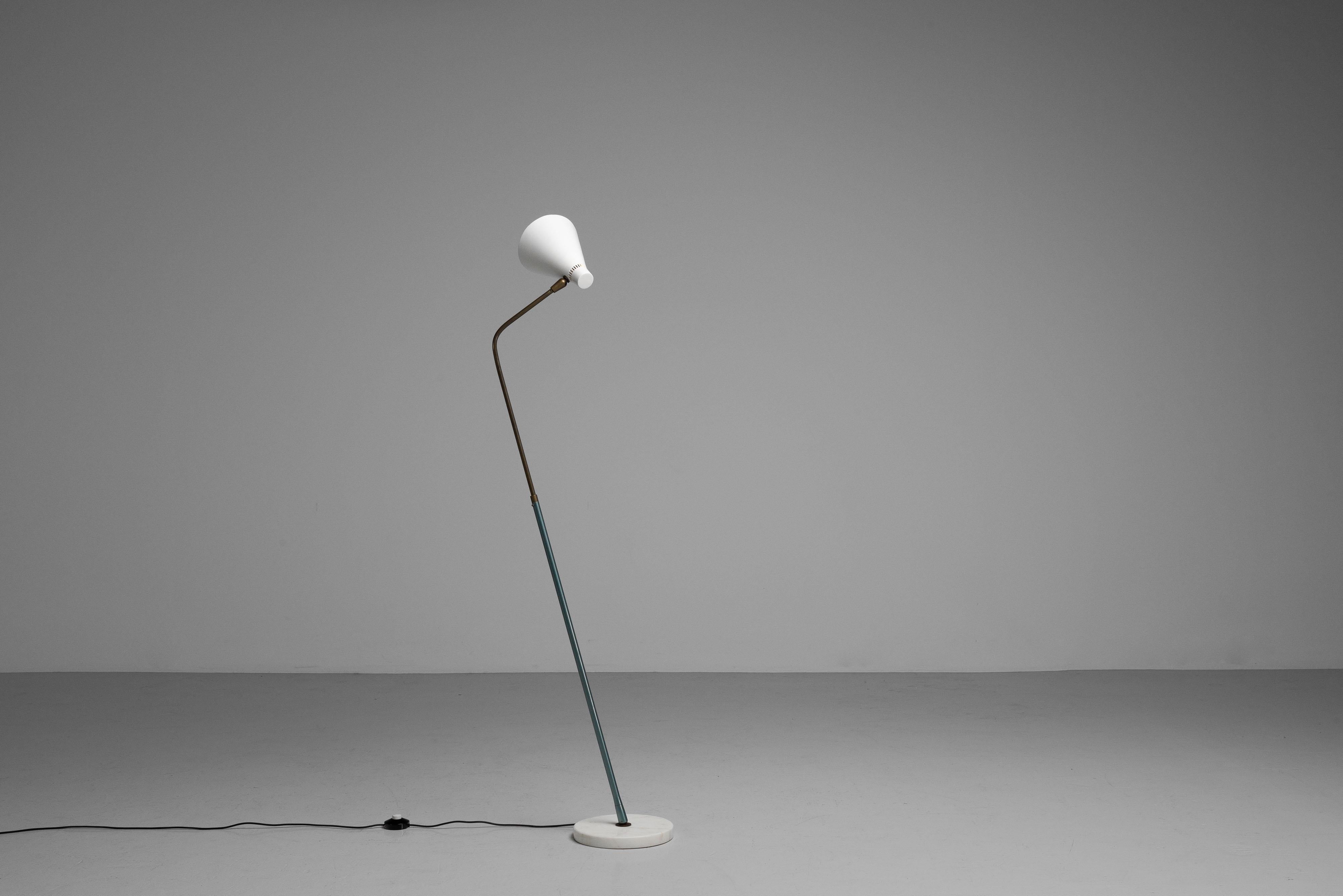 Giuseppe Ostuni 301M Lámpara de pie Oluce Italia 1953 en venta 2