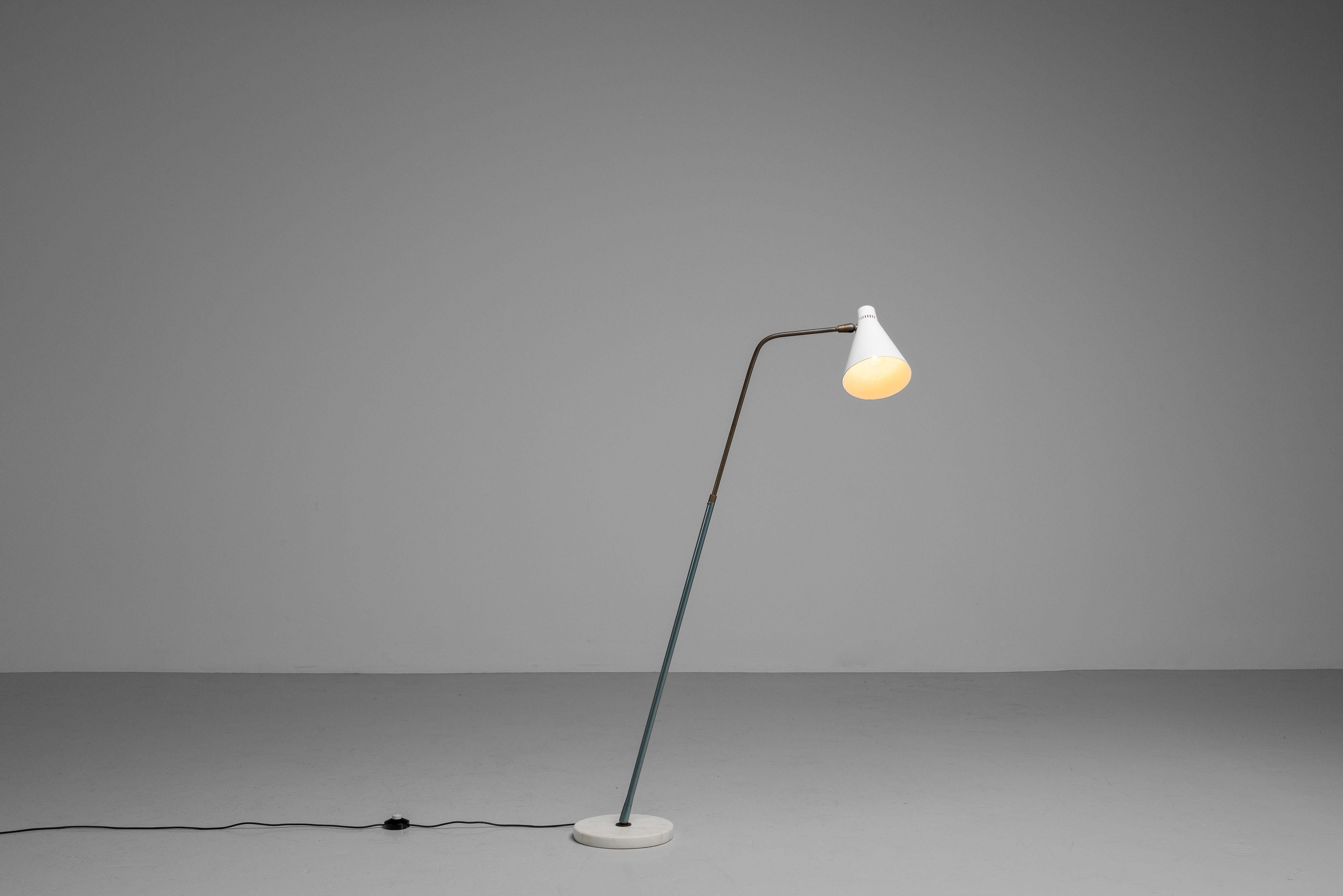 Giuseppe Ostuni 301M Lámpara de pie Oluce Italia 1953 en venta 3