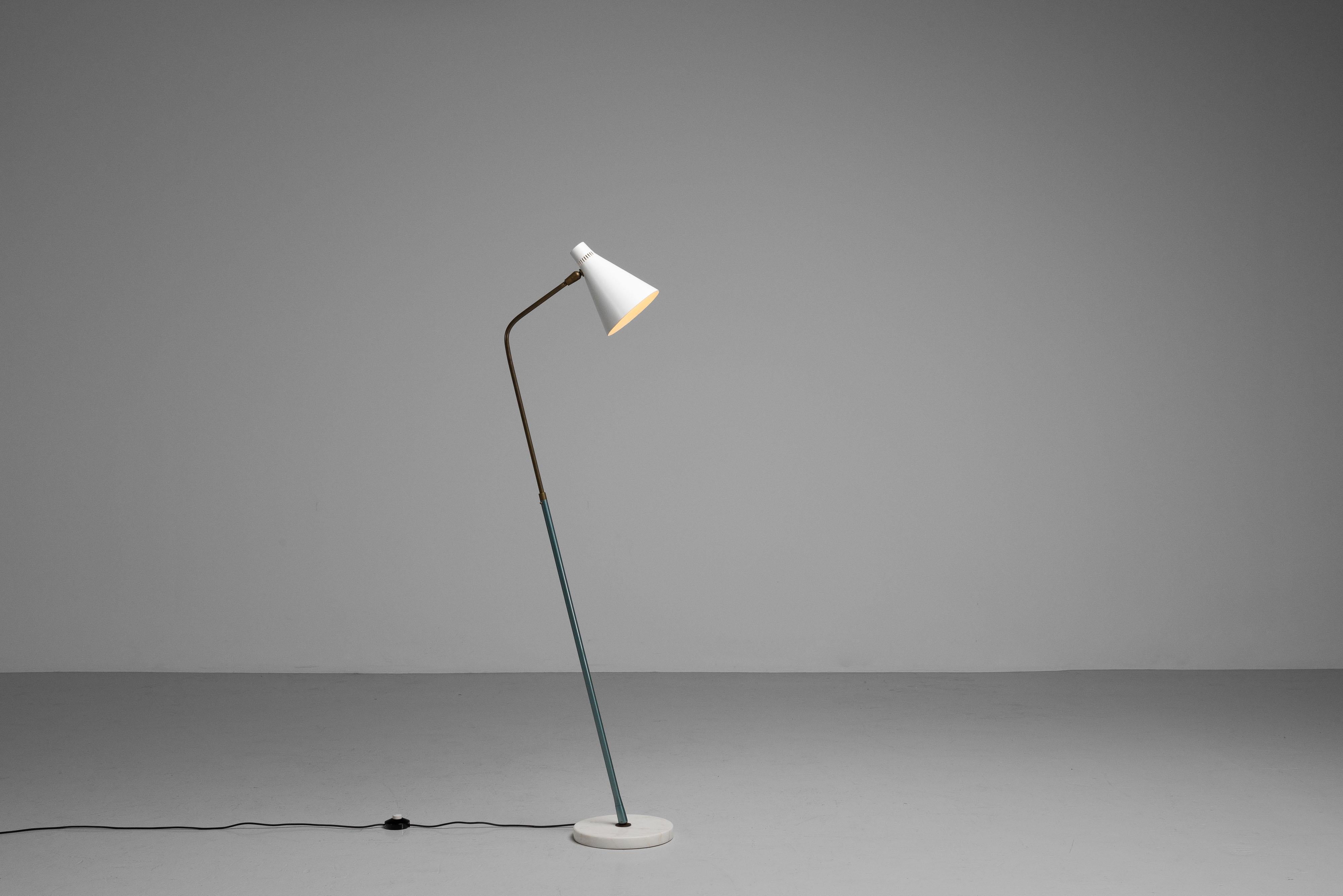 Giuseppe Ostuni 301M Lámpara de pie Oluce Italia 1953 en venta 1