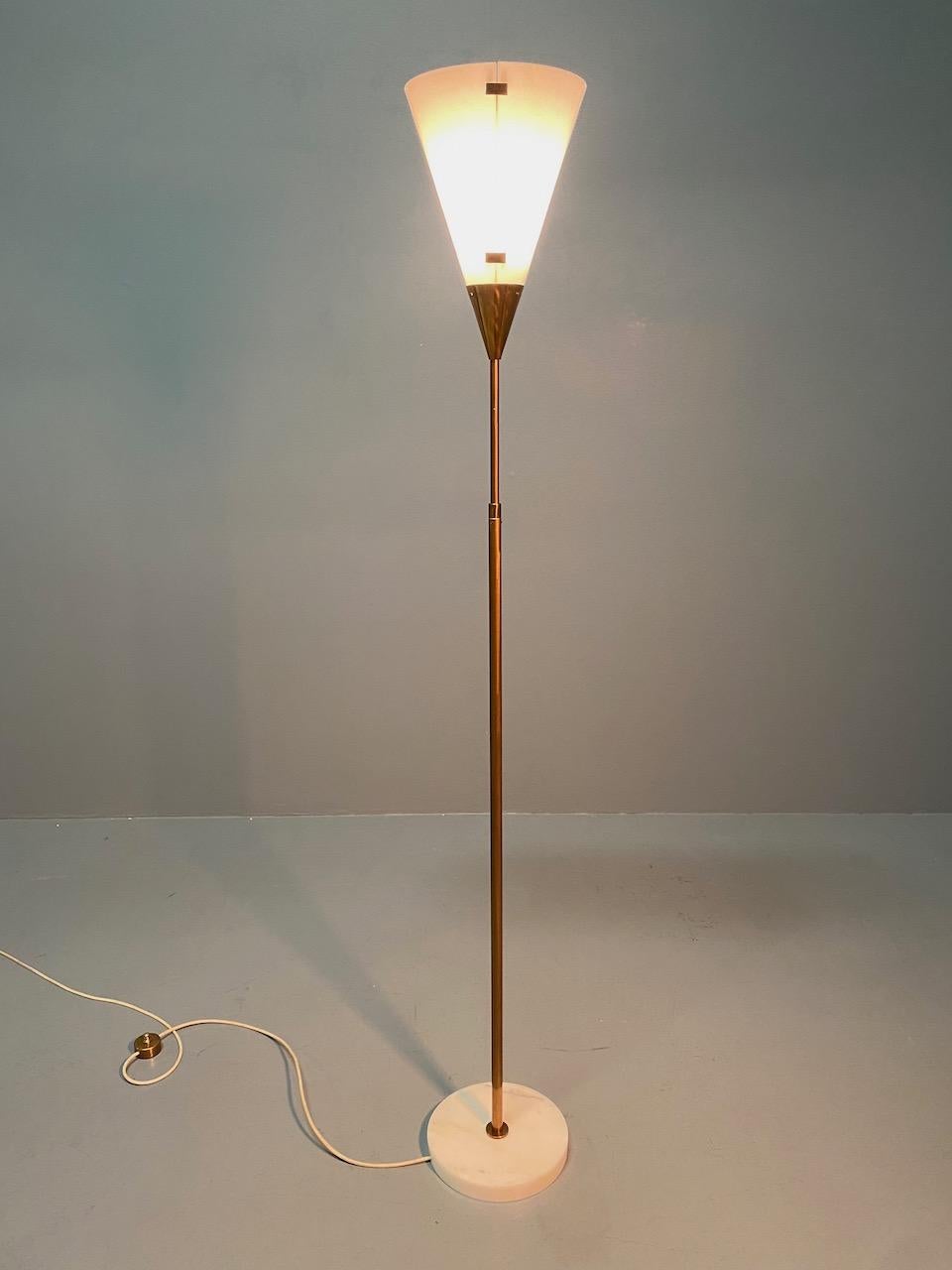 Giuseppe Ostuni 339 lampadaire réglable Oluce, 1950 en vente 3