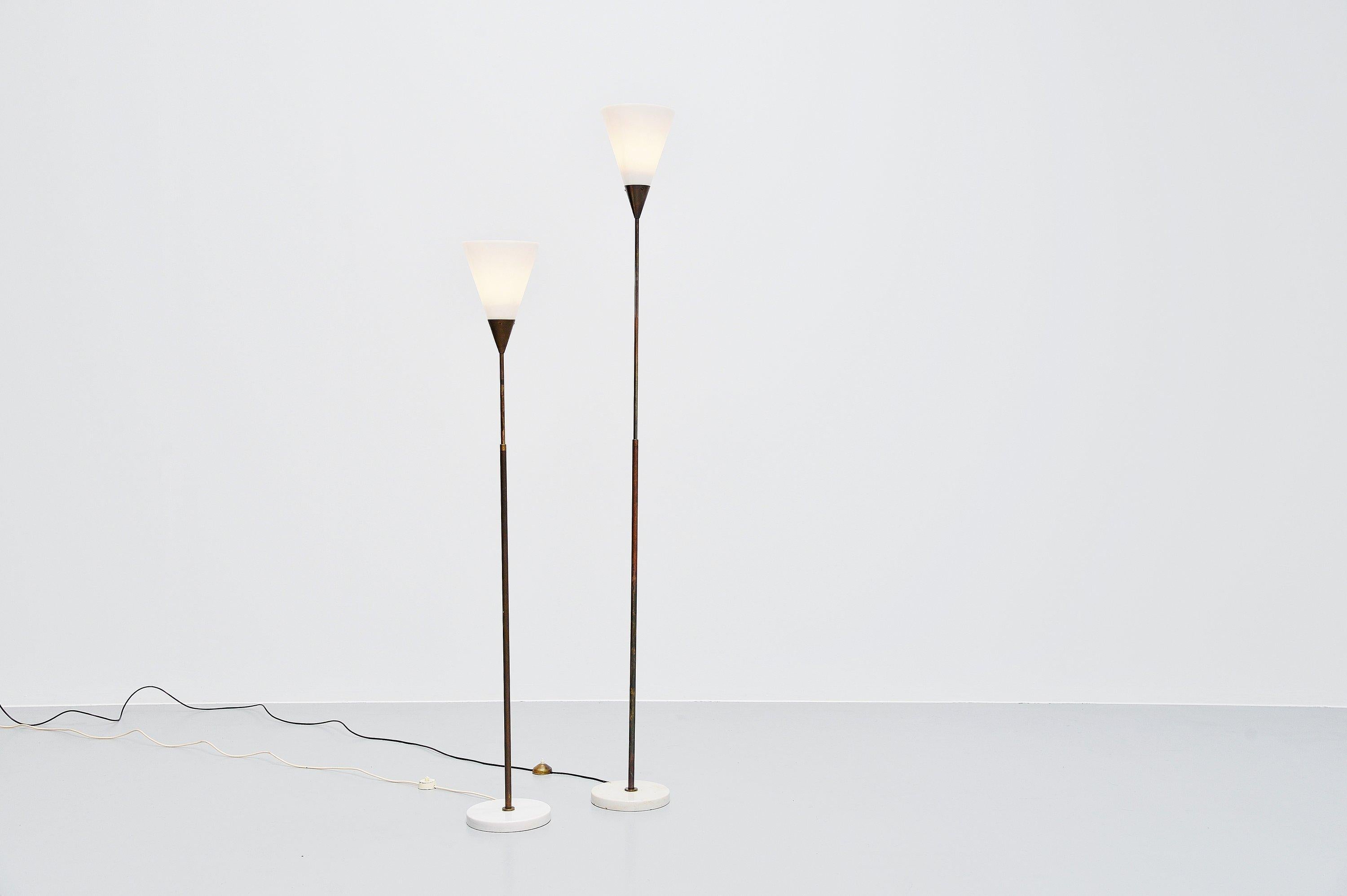 Giuseppe Ostuni 339 Adjustable Floor Lamp Oluce, 1950 In Good Condition In Roosendaal, Noord Brabant