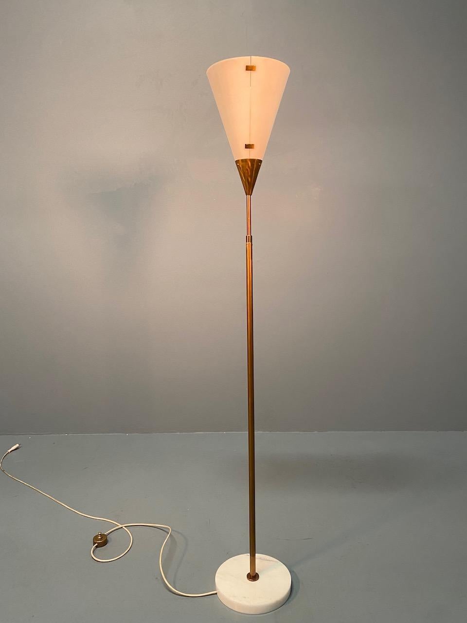 Giuseppe Ostuni 339 lampadaire réglable Oluce, 1950 en vente 1
