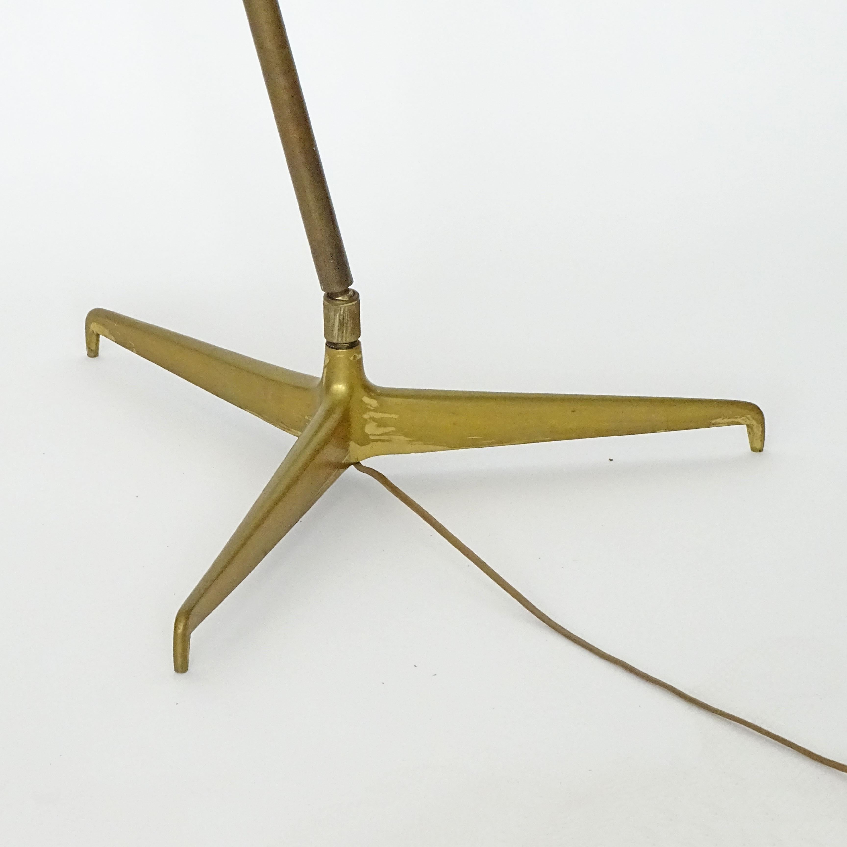 Mid-Century Modern Giuseppe Ostuni adjustable brass floor lamp for Oluce, Italy 1950s For Sale