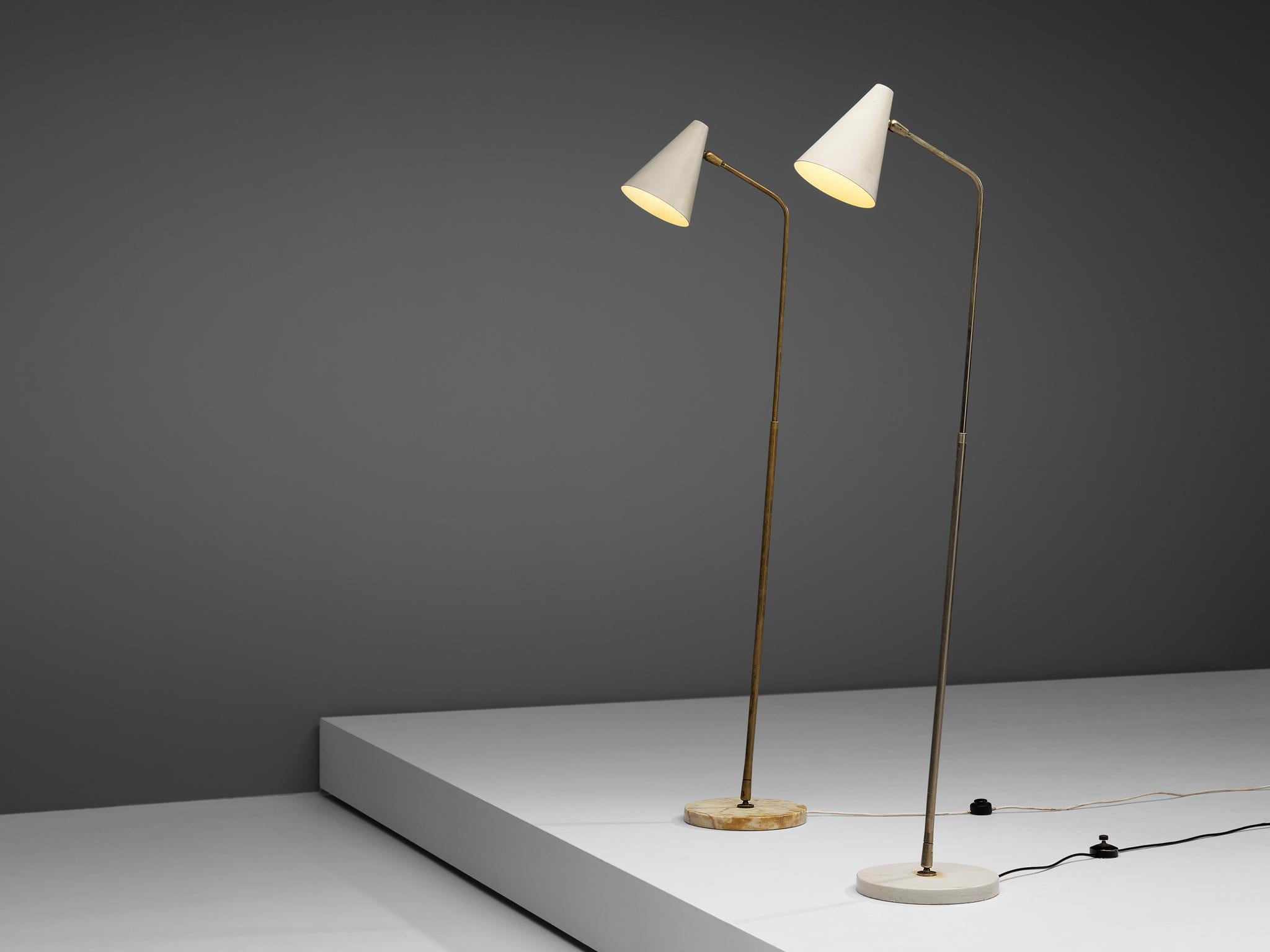 Giuseppe Ostuni for O-Luce, floor lamps, brass, metal and marble, Italy, 1950s

O-Luce floor lamps by Giuseppe Ostuni with a beautiful original off-white shade. This stem is fully adjustable due to this extension into various lengths. The round