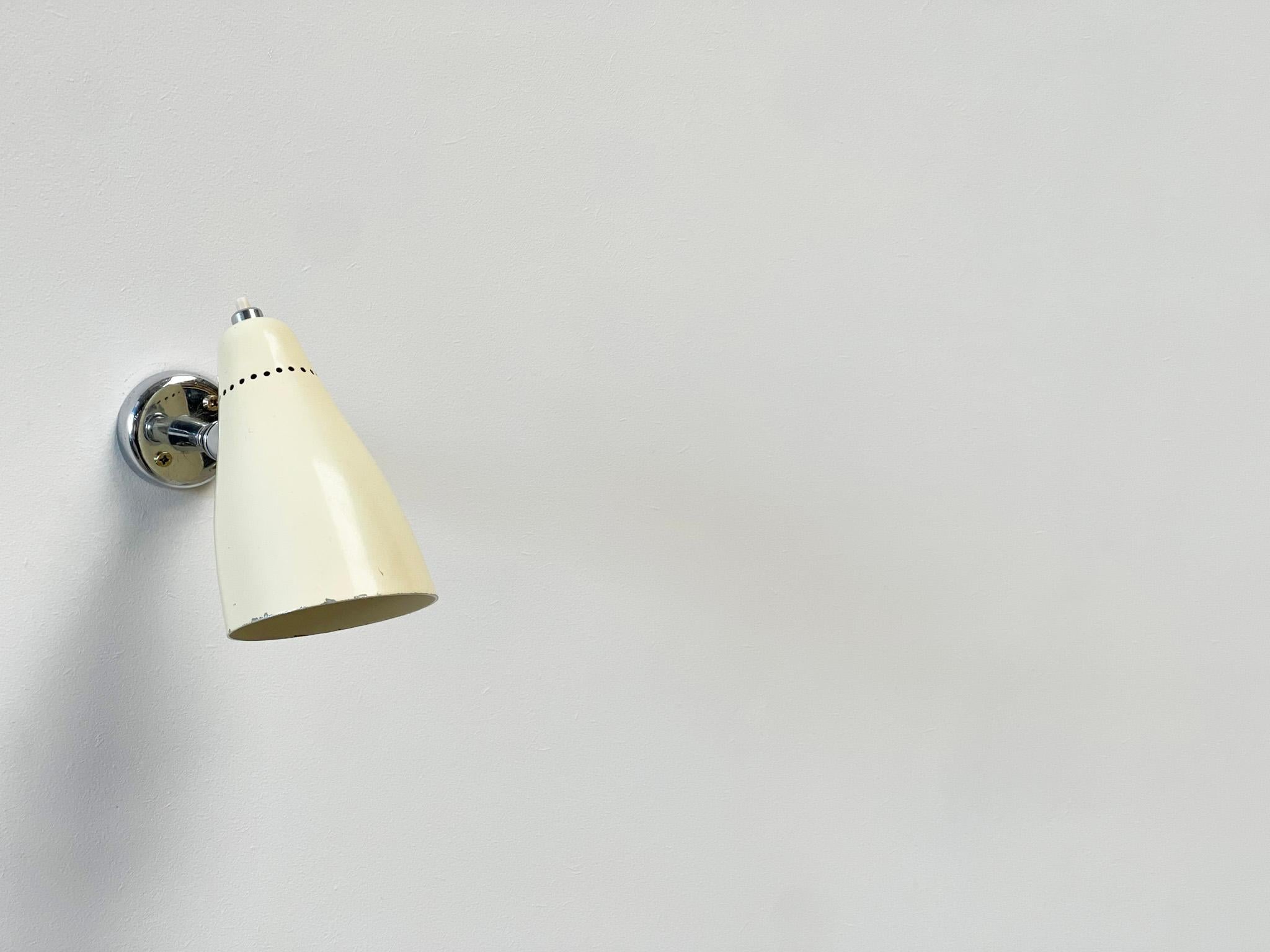 Mid-20th Century Giuseppe Ostuni chrome white wall lamp For Sale