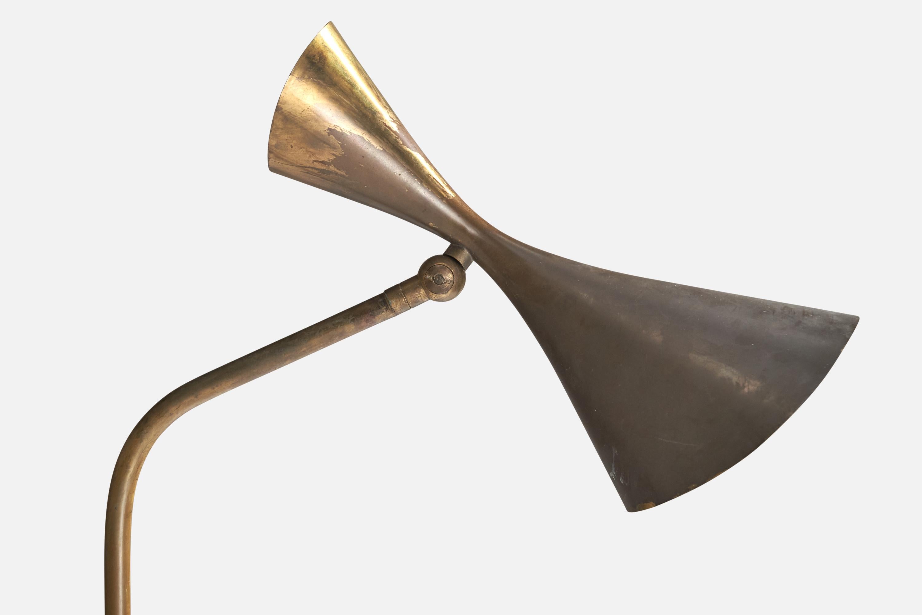 Mid-Century Modern Giuseppe Ostuni, lampadaire en laiton, Italie, années 1950 en vente