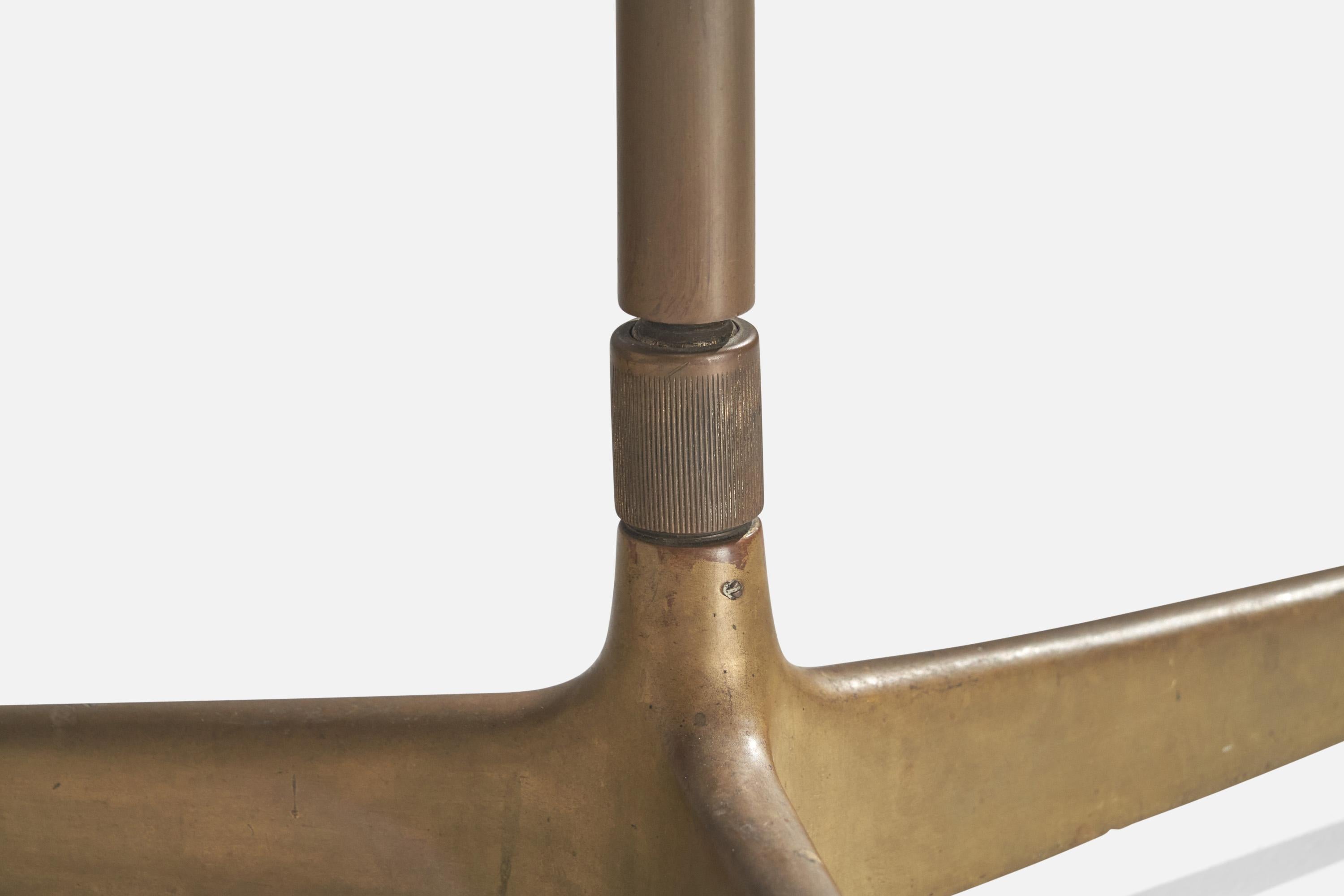 Laiton Giuseppe Ostuni, lampadaire en laiton, Italie, années 1950 en vente