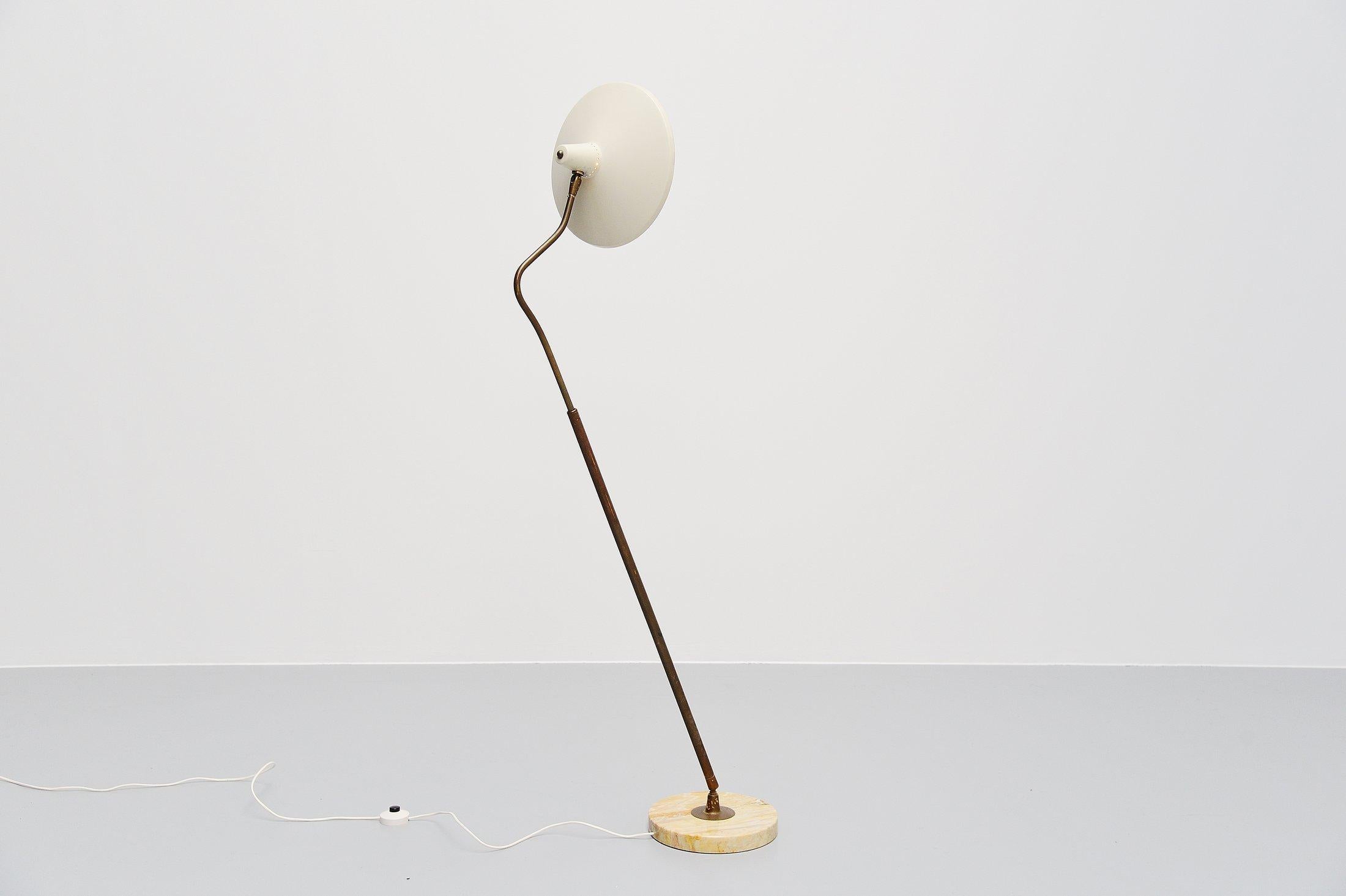 Giuseppe Ostuni Floor Lamp Model 301C Oluce, 1950 In Good Condition In Roosendaal, Noord Brabant