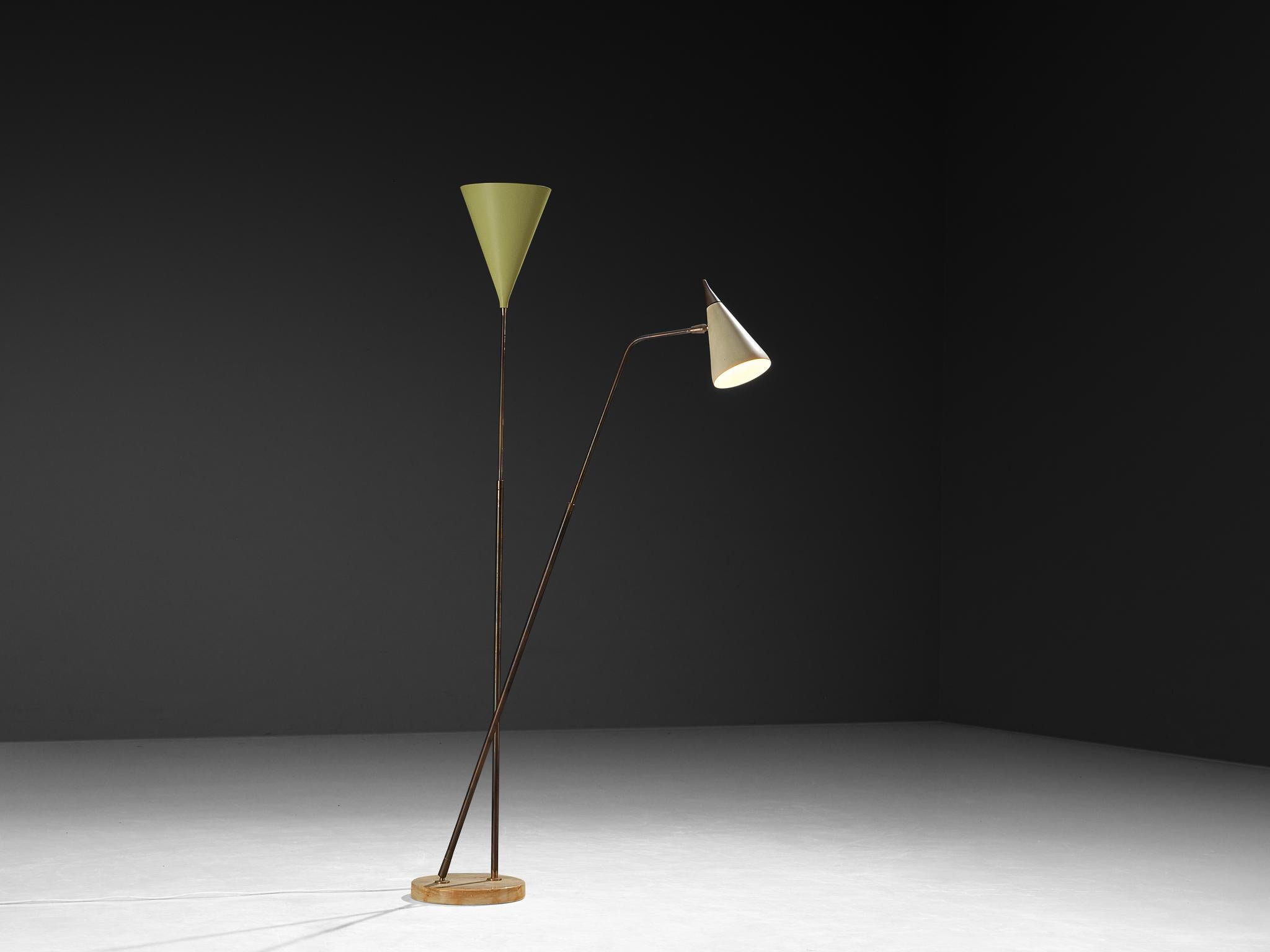 Giuseppe Ostuni per O-Luce, lampada da terra, modello '339/2', ottone, alluminio smaltato, marmo, Italia, 1952

Disegnata nel 1952, questa lampada da terra è stata sviluppata dall'influente designer nel campo del design dell'illuminazione Giuseppe