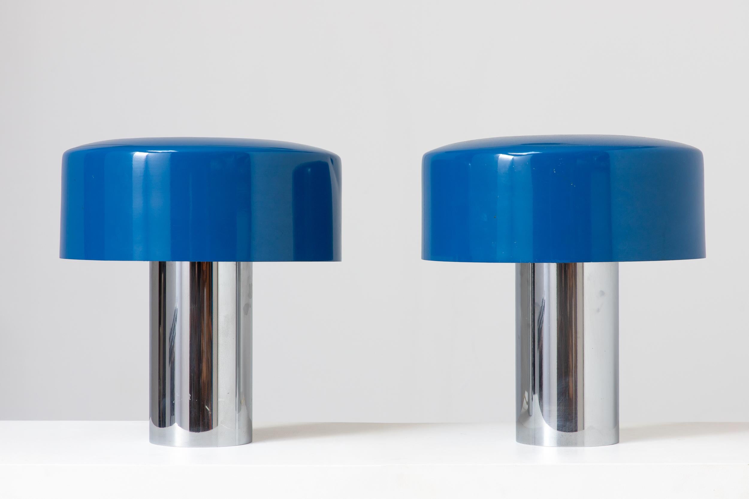 Giuseppe Ostuni for Oluce Chrome and Blue Tables Lamps Italian 1950s For Sale 6