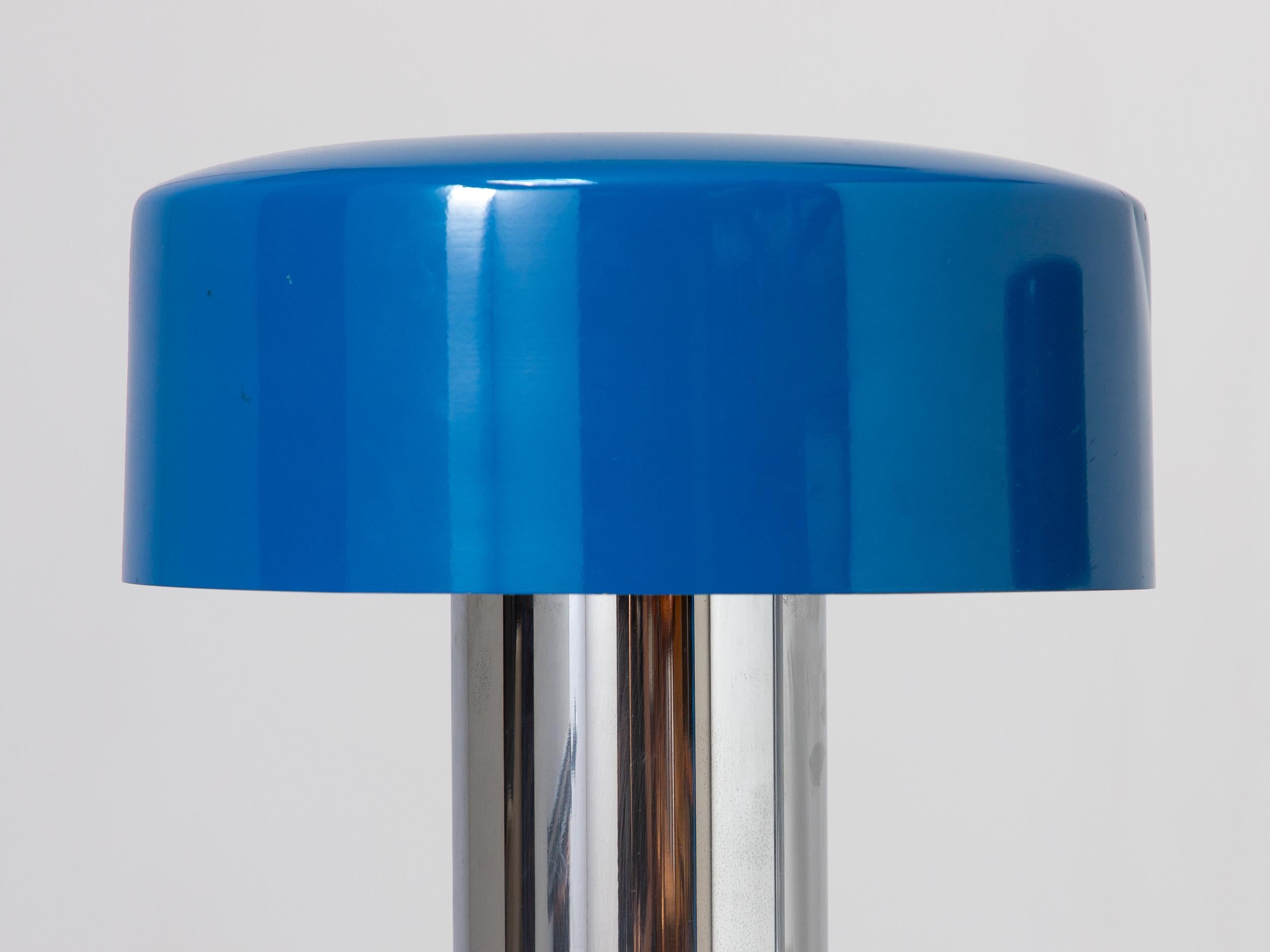 Giuseppe Ostuni for Oluce Chrome and Blue Tables Lamps Italian 1950s For Sale 1
