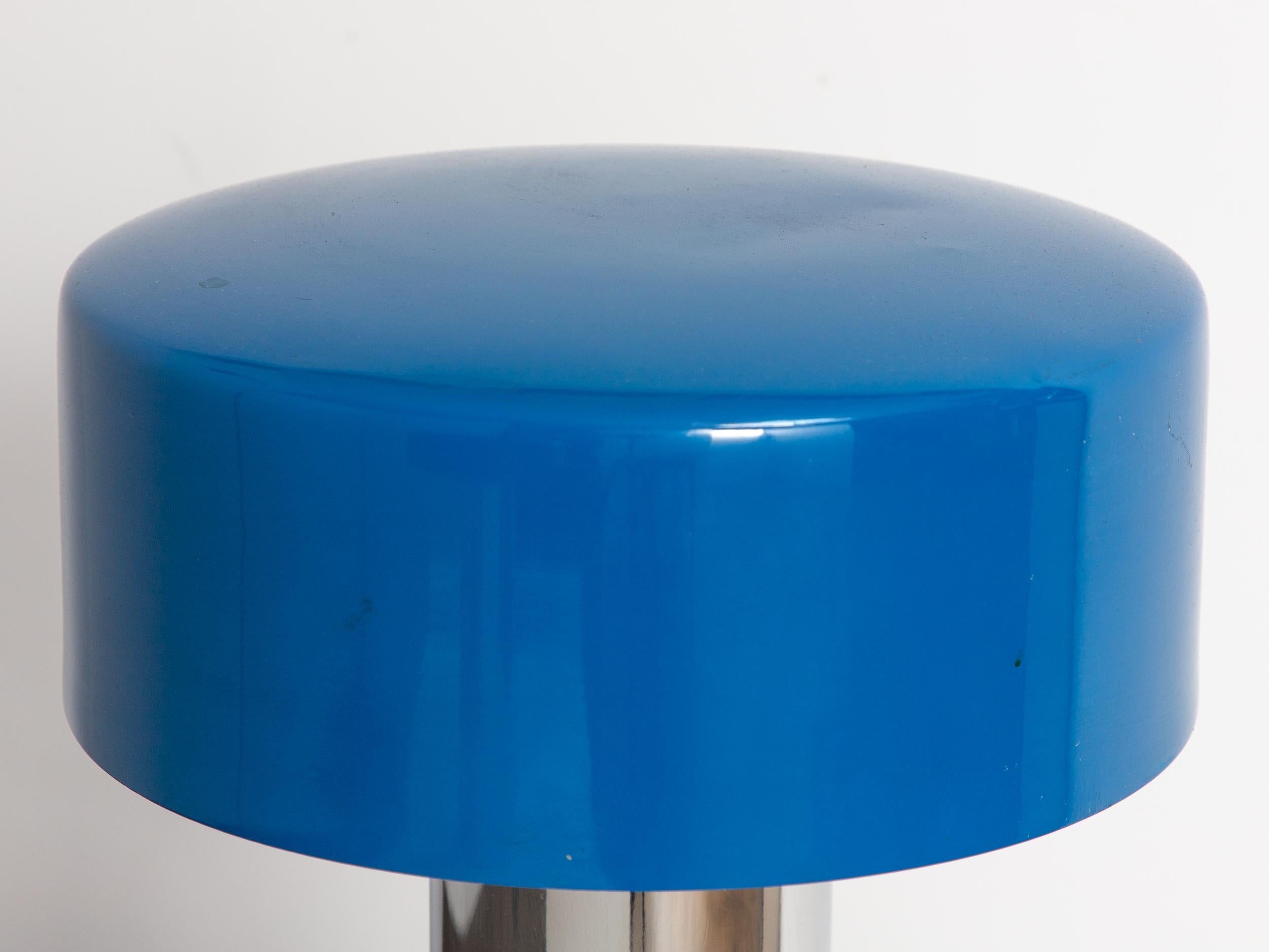 Giuseppe Ostuni for Oluce Chrome and Blue Tables Lamps Italian 1950s For Sale 2