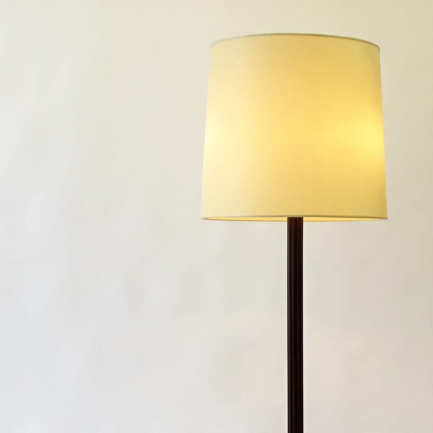 Italian Giuseppe Ostuni Grissinato Wood and Brass Floor Lamp for Oluce, Italy 1950s For Sale