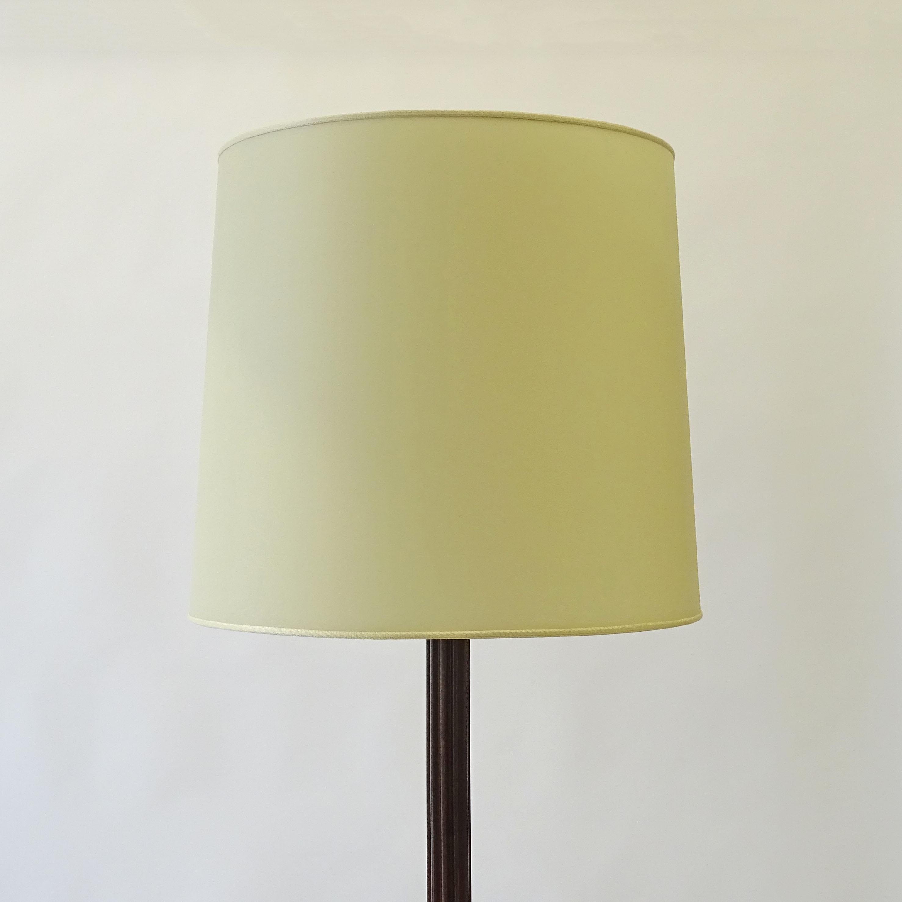 Mid-20th Century Giuseppe Ostuni Grissinato Wood and Brass Floor Lamp for Oluce, Italy 1950s For Sale