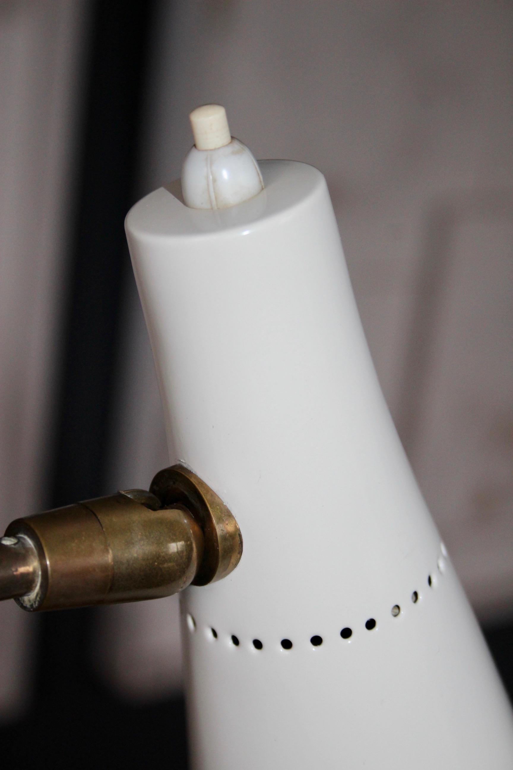 Giuseppe Ostuni model 201  with telescopic arm, Oluce edition, 1950 For Sale 5