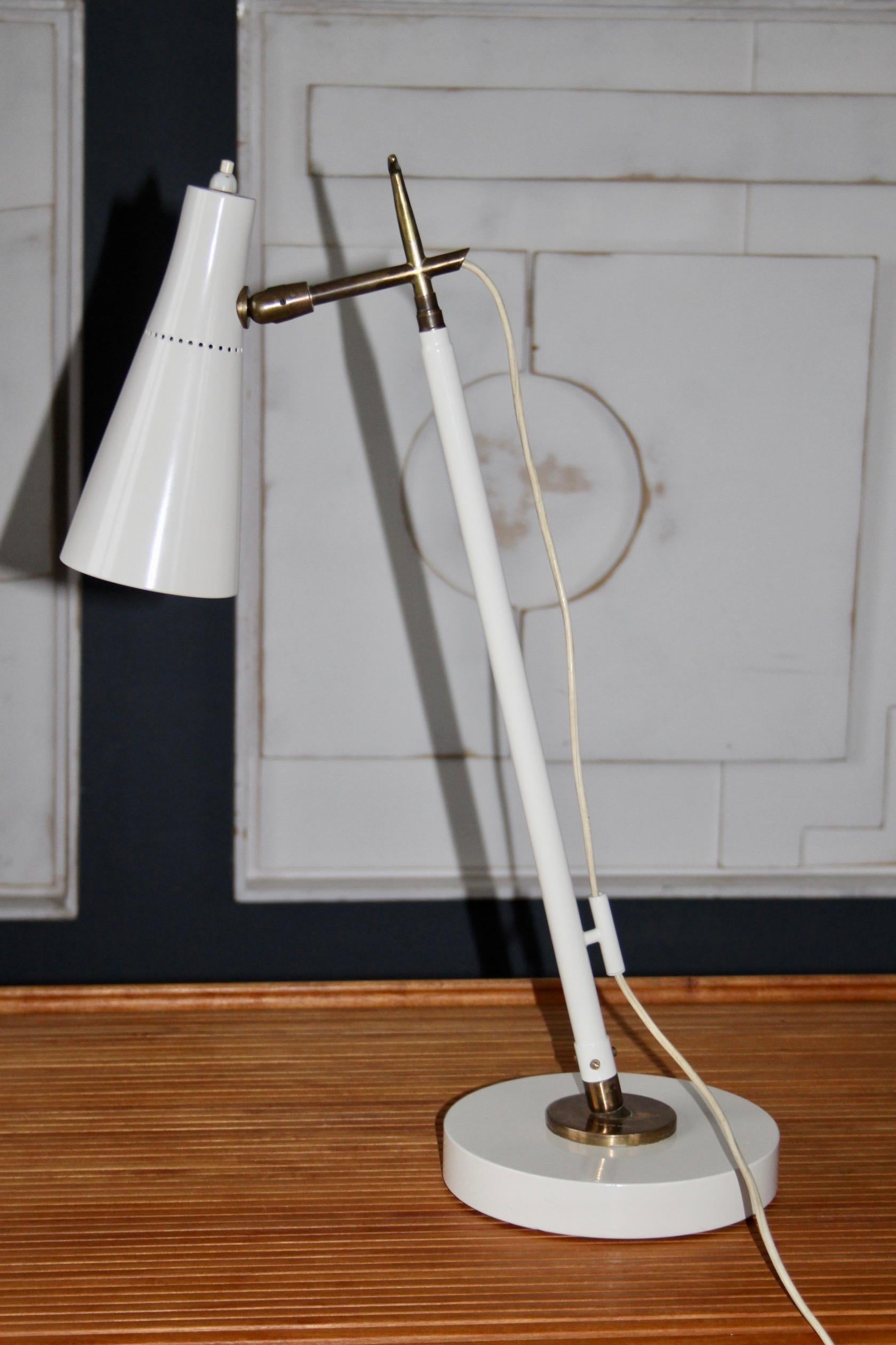 Giuseppe Ostuni model 201  with telescopic arm, Oluce edition, 1950 For Sale 6